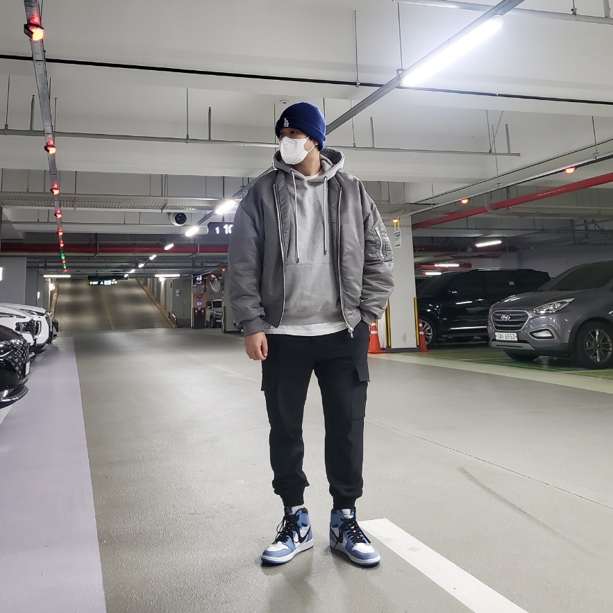 Jordan 1 Retro High OG University Blue, (GS) Jordan 1 Retro High OG University Blue 착용 스타일 - 2