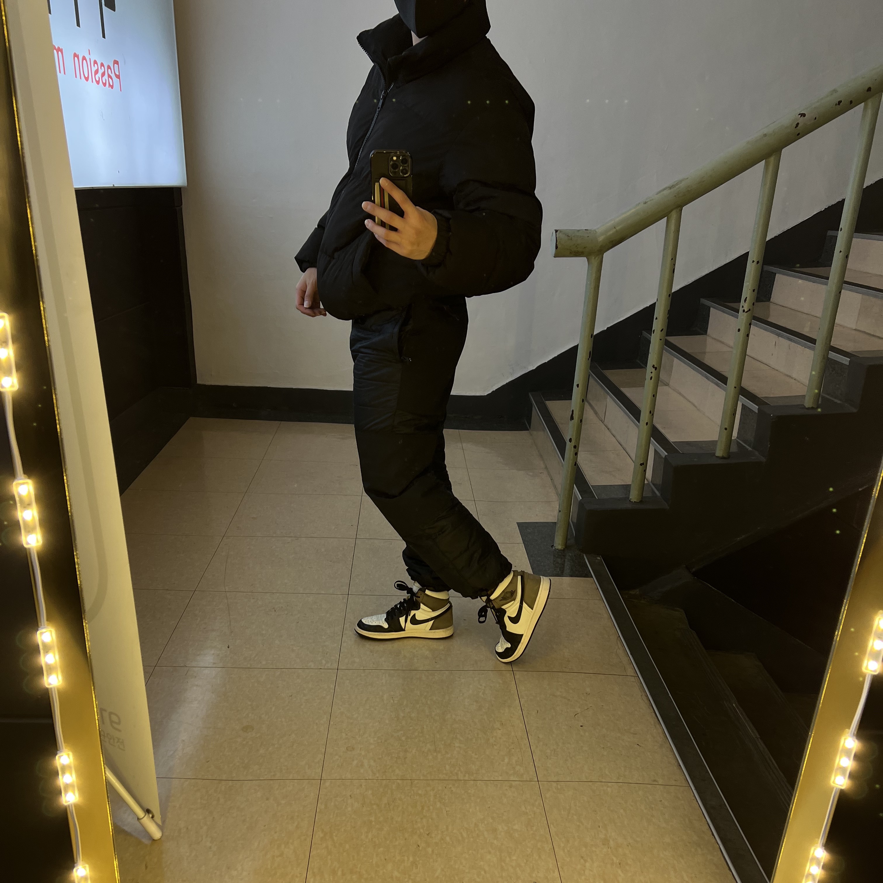 Jordan 1 Retro High OG Black Mocha 착용 스타일