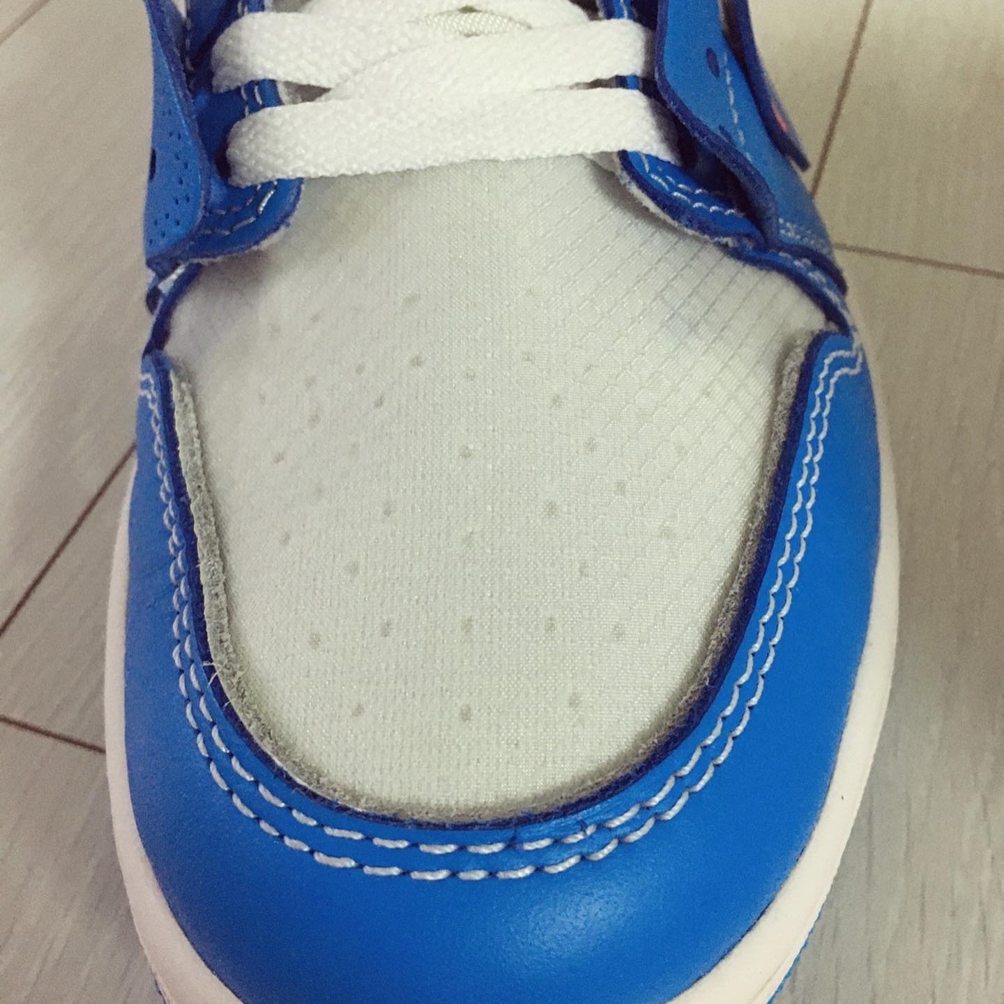 Jordan 1 x Off-White Retro High University Blue 착용 스타일 - 3