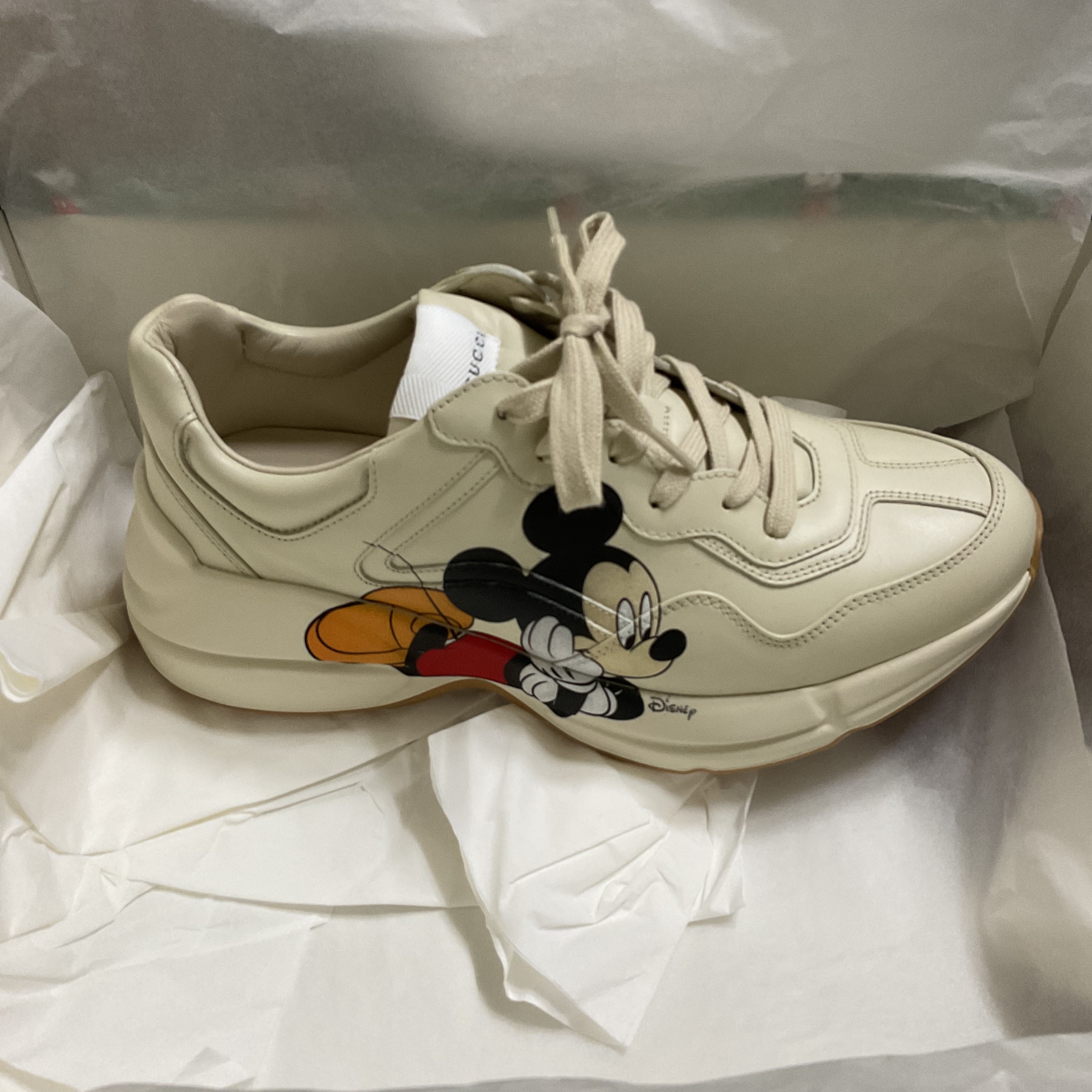 Gucci x Disney Rhyton Mickey Mouse 착용 스타일 - 2