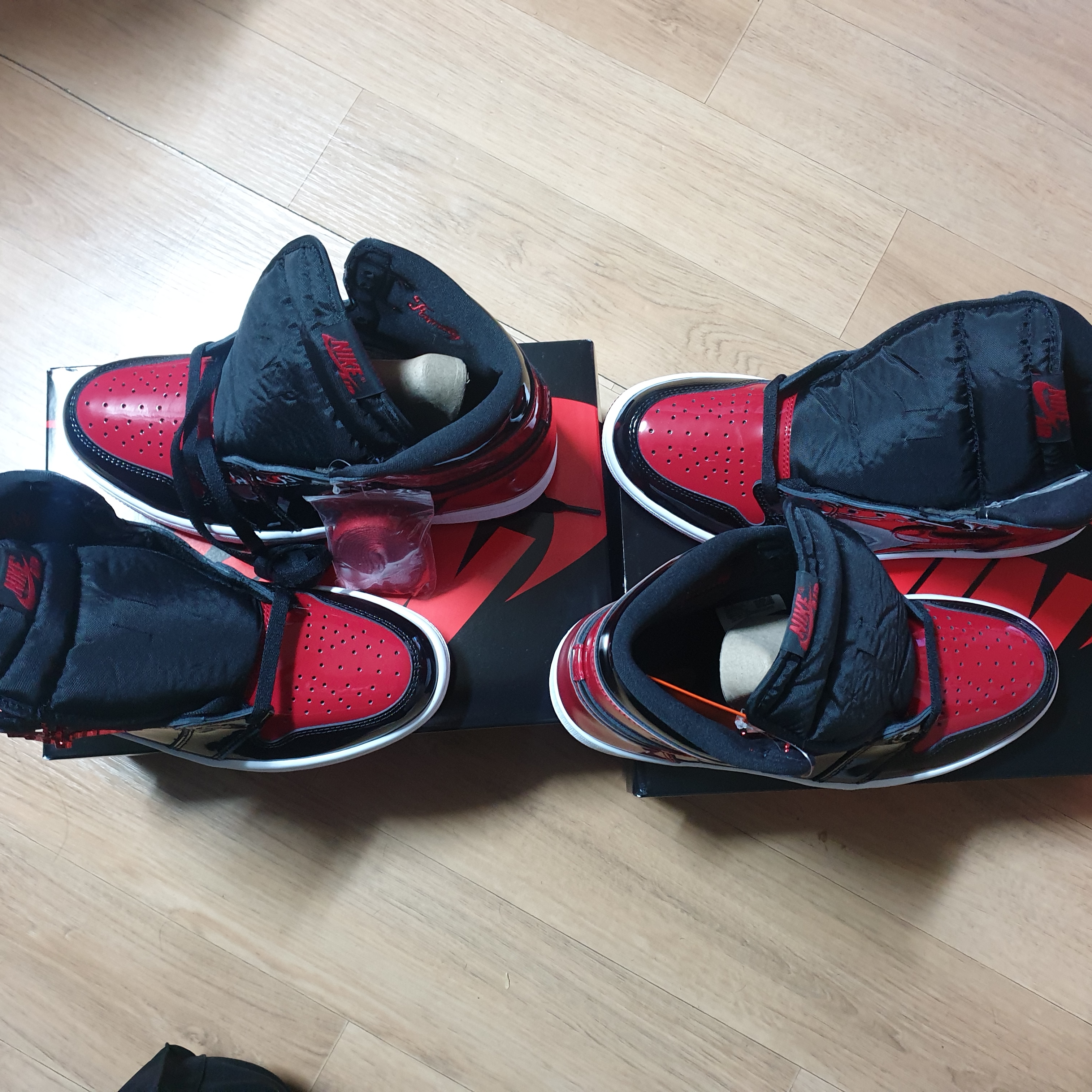 Jordan 1 Retro High OG Patent Bred 착용 스타일 - 1