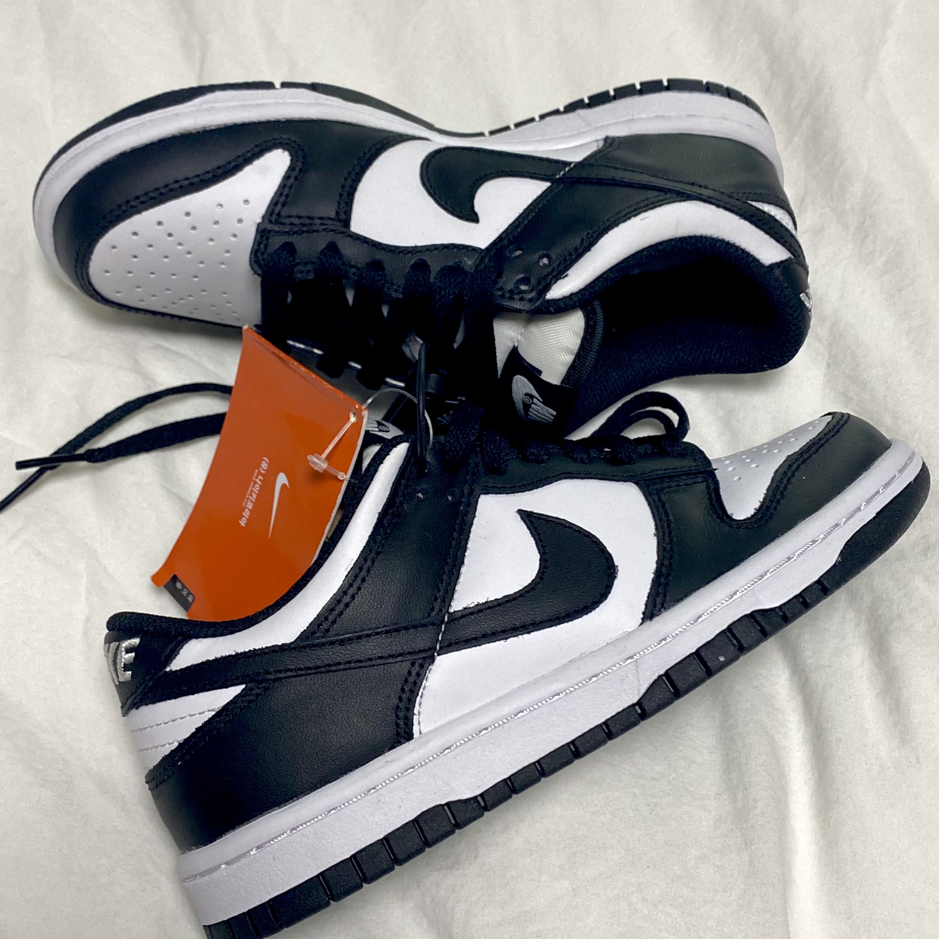(GS) Nike Dunk Low Black 착용 스타일 - 1