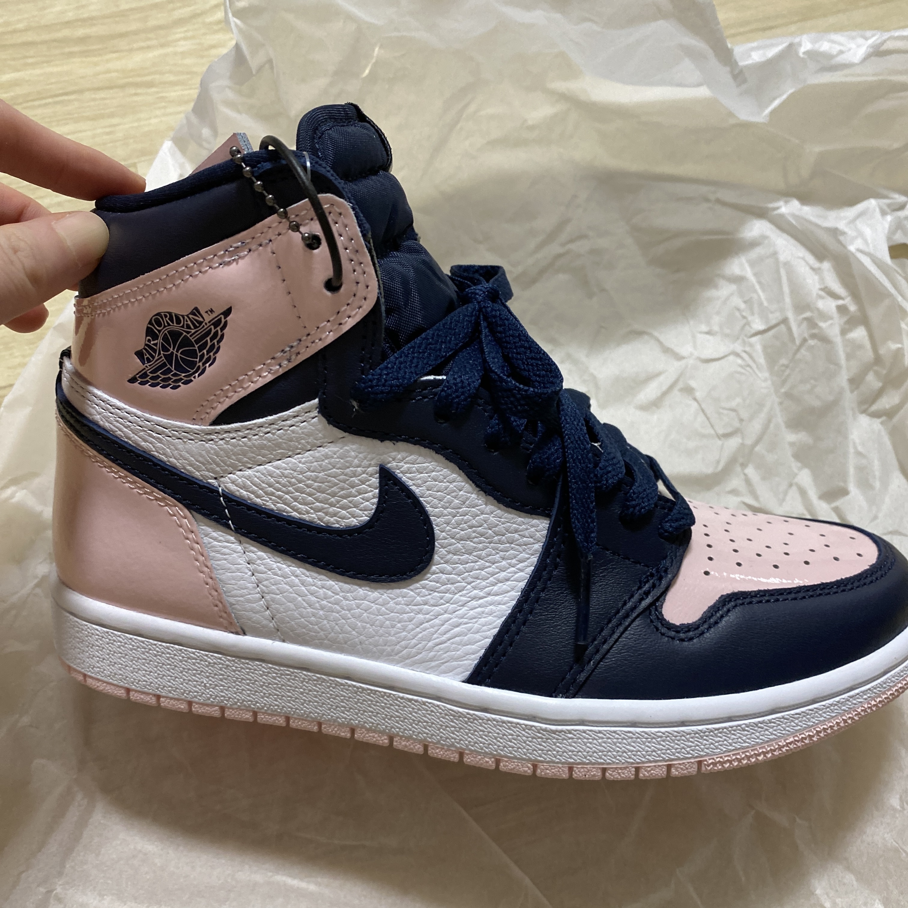 (W) Jordan 1 Retro High OG Atmosphere 착용 스타일 - 1