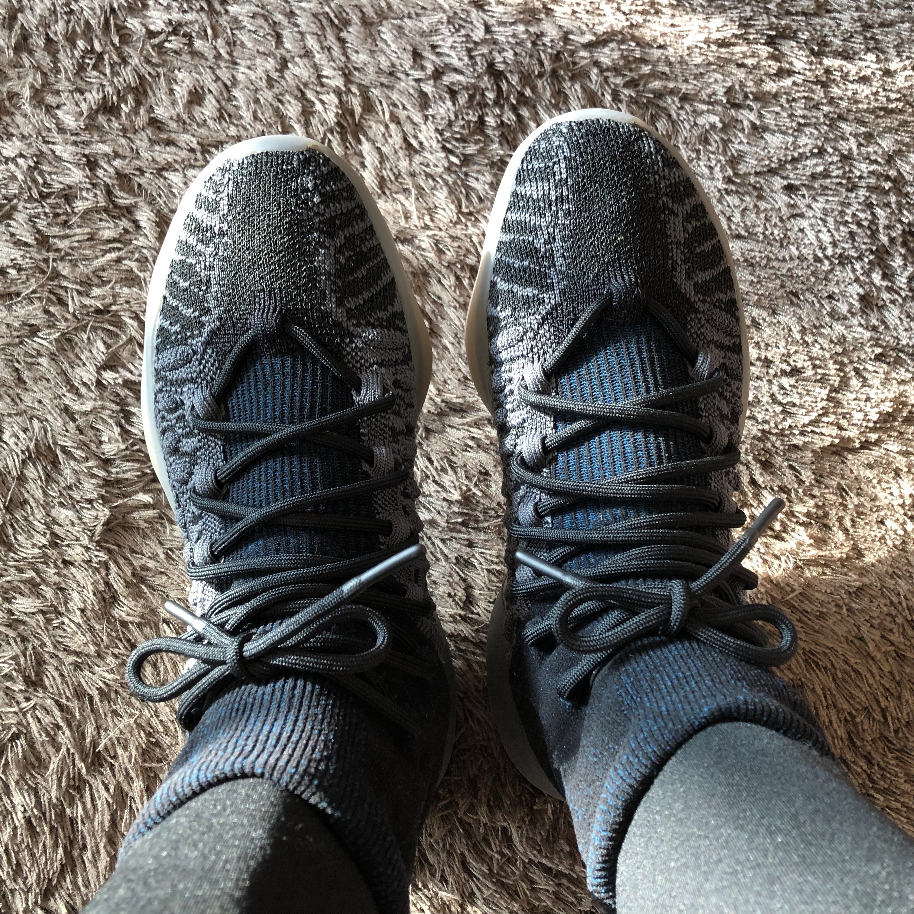 Adidas Yeezy BSKTBL Knit Slate Blue 착용 스타일 - 3