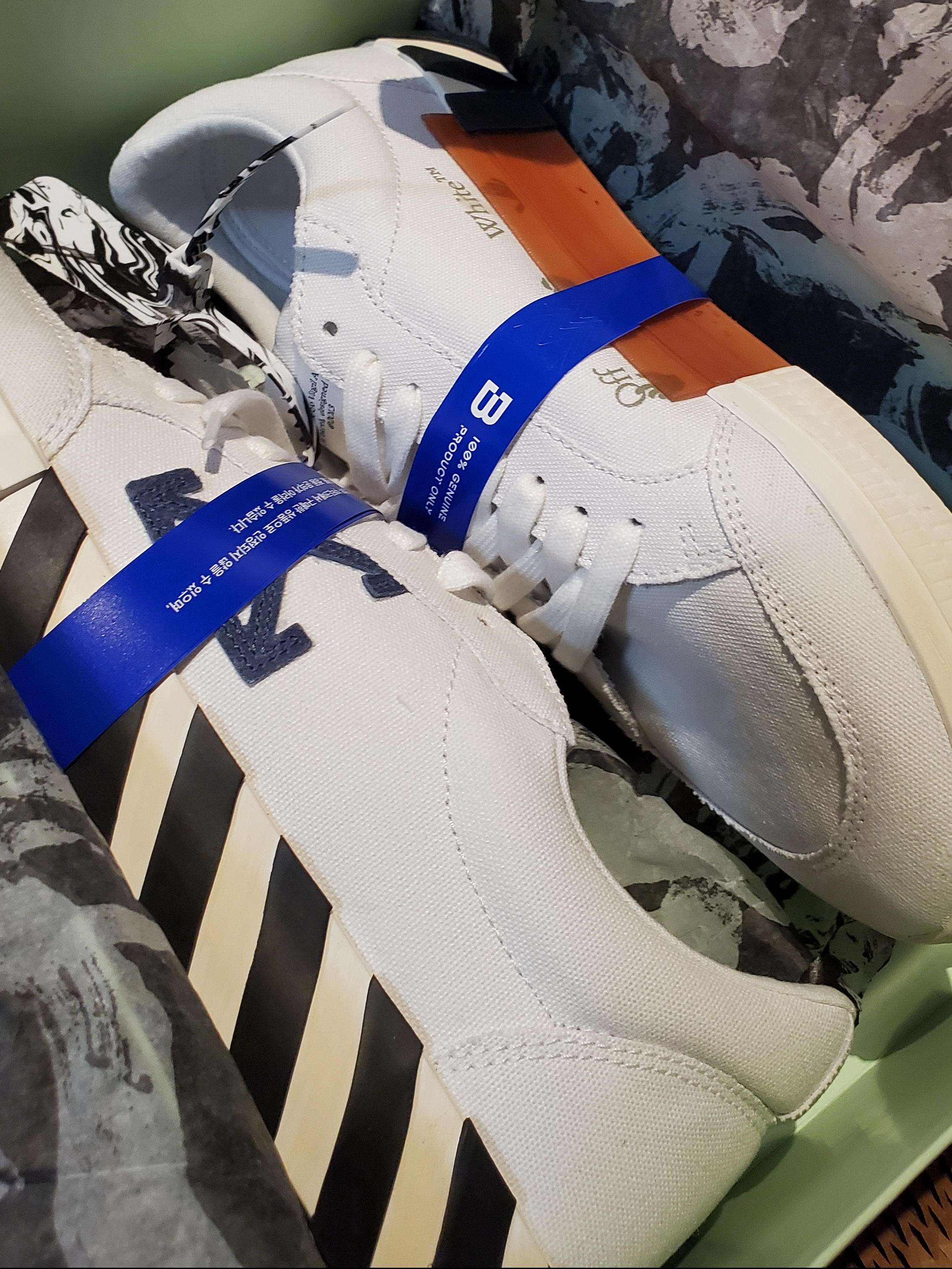 Off-White Arrow Low Vulcanized Sneakers White Blue - 21FW 착용 스타일