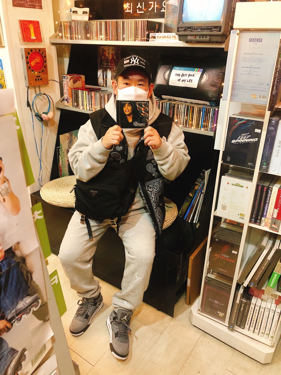 Jordan 4 Retro Cool Grey 2019, The North Face Nuptse Down Vest Black 착용 스타일