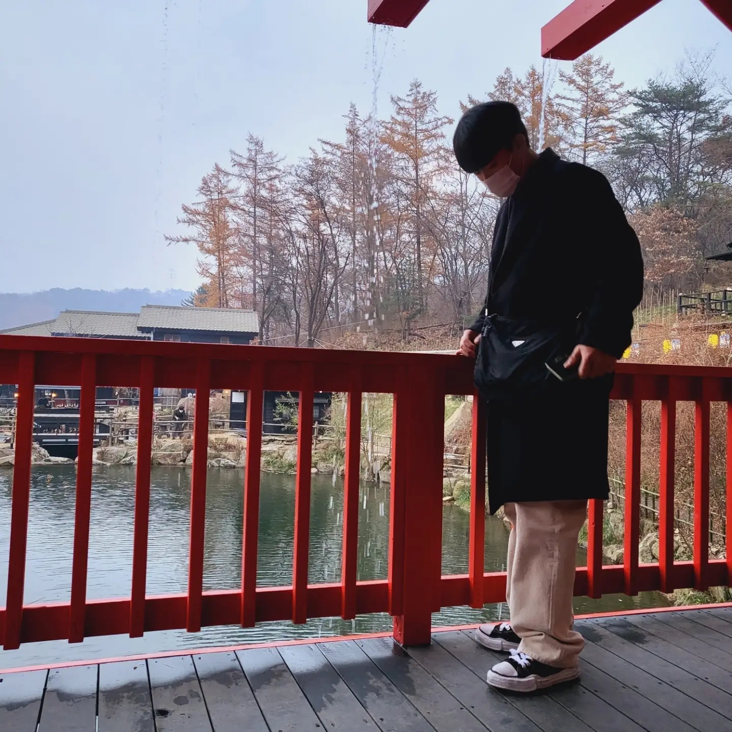 Maison Mihara Yasuhiro Peterson OG Sole Canvas Low Sneakers Black 착용 스타일