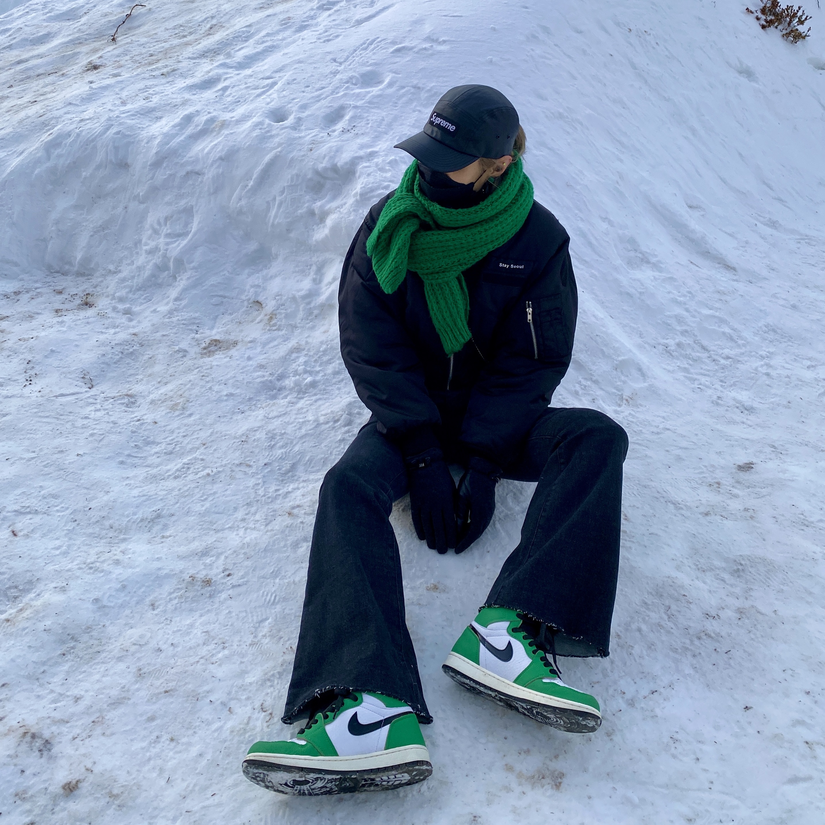 (W) Jordan 1 Retro High OG Lucky Green, Supreme Leather Camp Cap Black - 21SS 착용 스타일