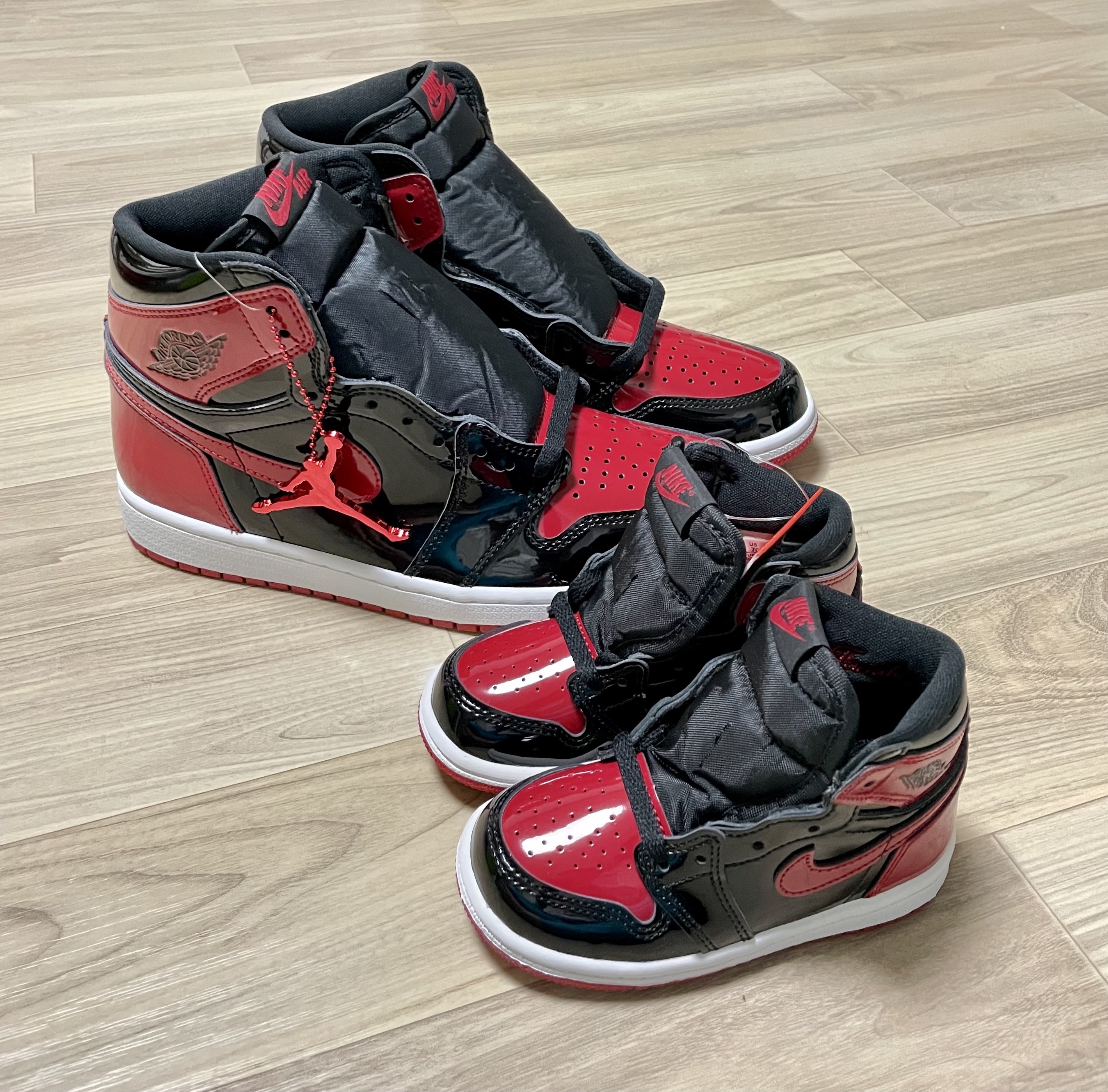 Jordan 1 Retro High OG Patent Bred, (TD) Jordan 1 Retro High OG Patent Bred 착용 스타일 - 1