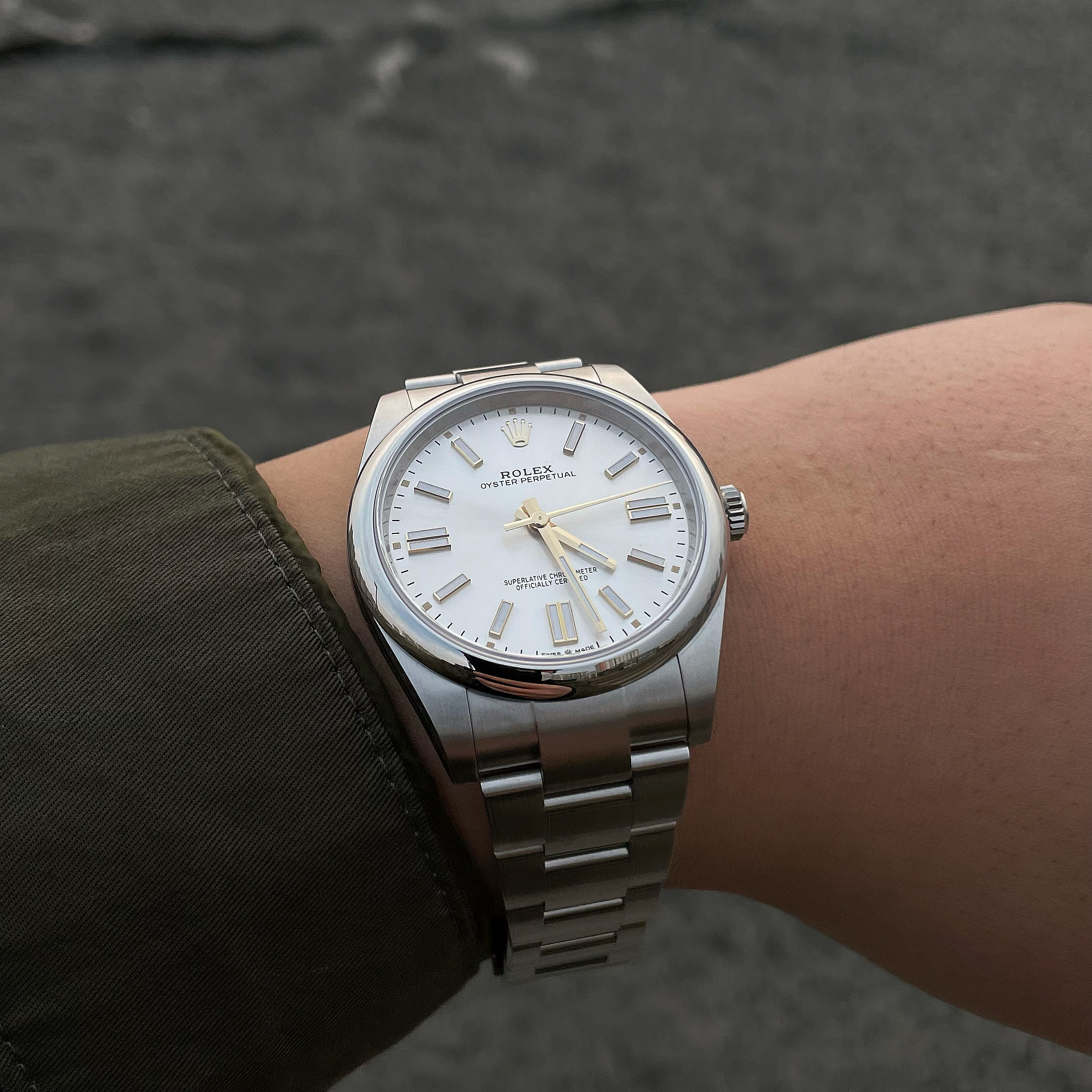 Rolex Oyster Perpetual 41mm 124300 Silver Oyster 착용 스타일