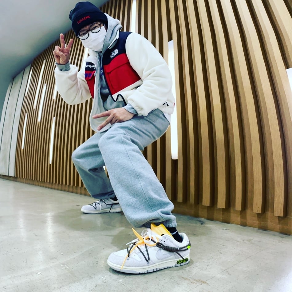 Supreme Bandana Box Logo Hooded Sweatshirt Heather Grey - 19FW, Supreme x The North Face Expedition Fleece Jacket White - 18FW 착용 스타일