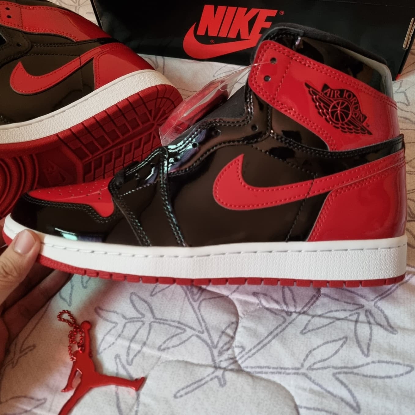 Jordan 1 Retro High OG Patent Bred 착용 스타일 - 2