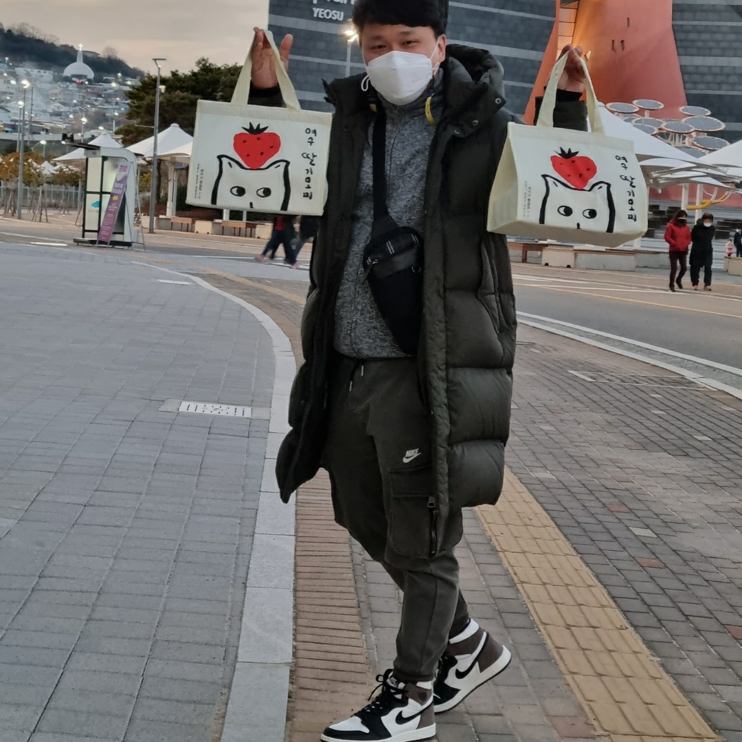 Jordan 1 Retro High OG Black Mocha 착용 스타일