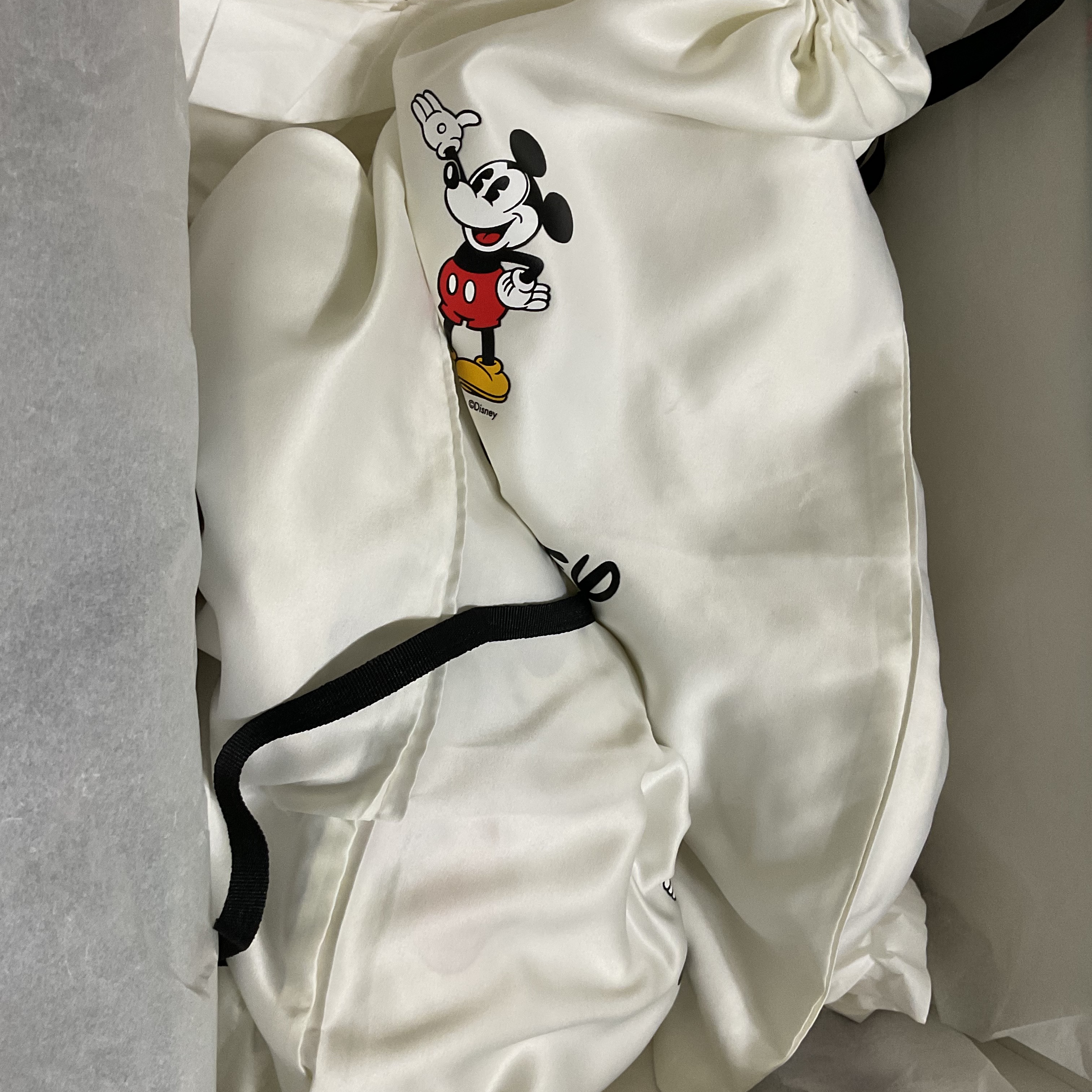 Gucci x Disney Rhyton Mickey Mouse 착용 스타일 - 3