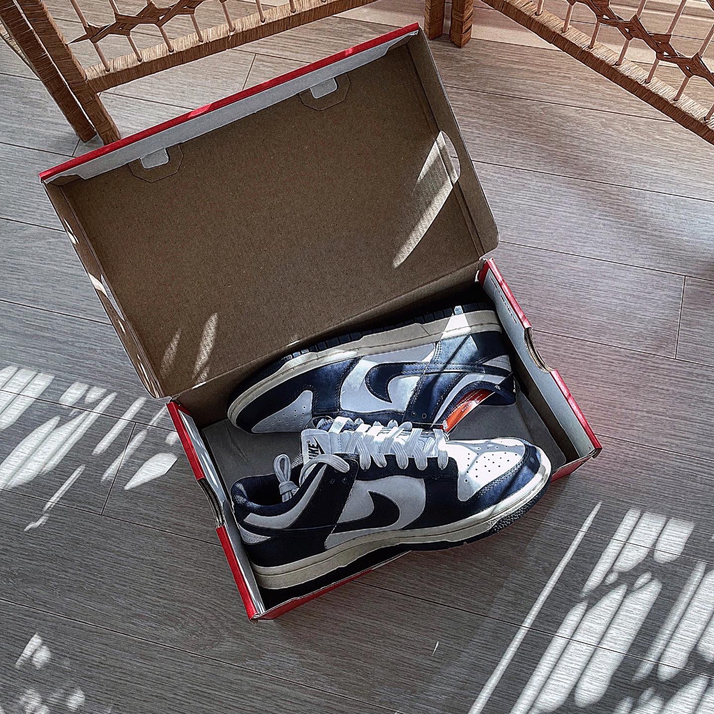 (W) Nike Dunk Low Vintage Midnight Navy 착용 스타일 - 2