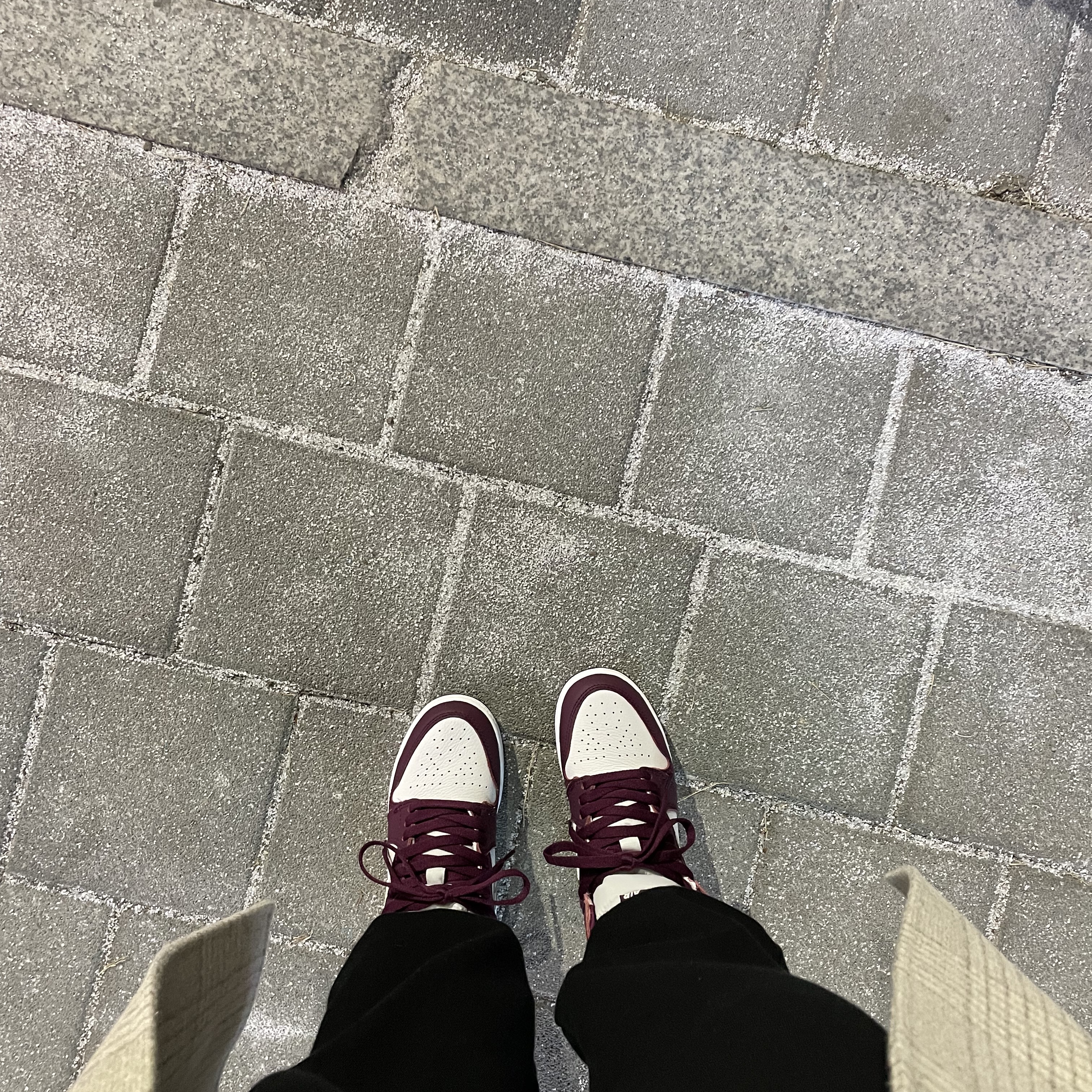 (GS) Jordan 1 Retro High OG Bordeaux 착용 스타일 - 3