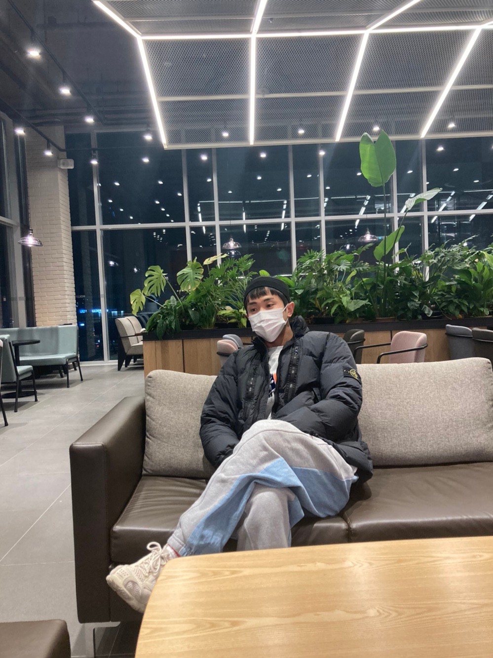 Stone Island 40223 Garment Dyed Crinkle Reps Down Jacket Black - 21FW, Nike x Stussy Air Zoom Spiridon Cage 2 Fossil 착용 스타일 - 2