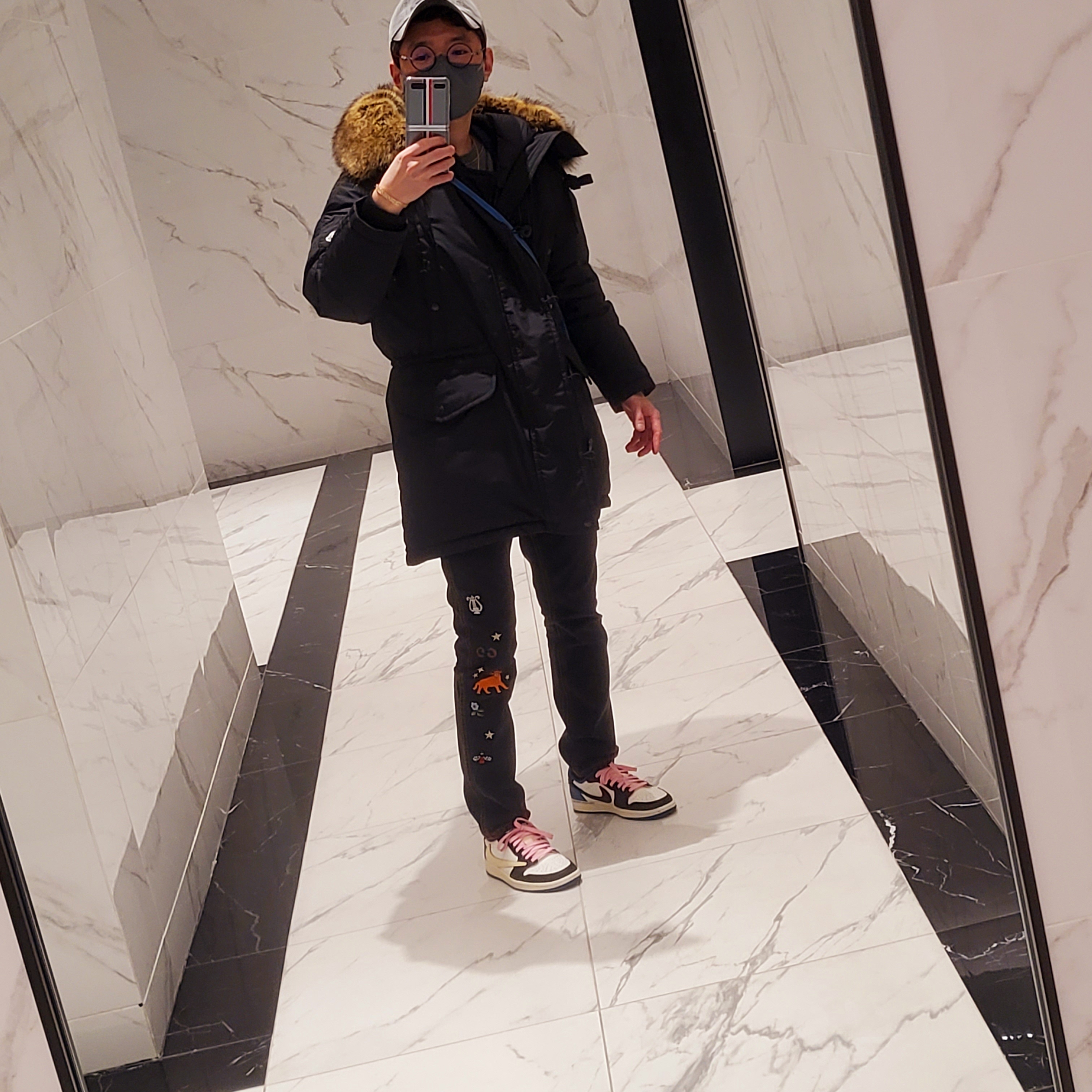 Moncler Aja Long Down Jacket Black - 21FW, Jordan 1 x Travis Scott x Fragment Retro Low OG SP Military Blue 착용 스타일