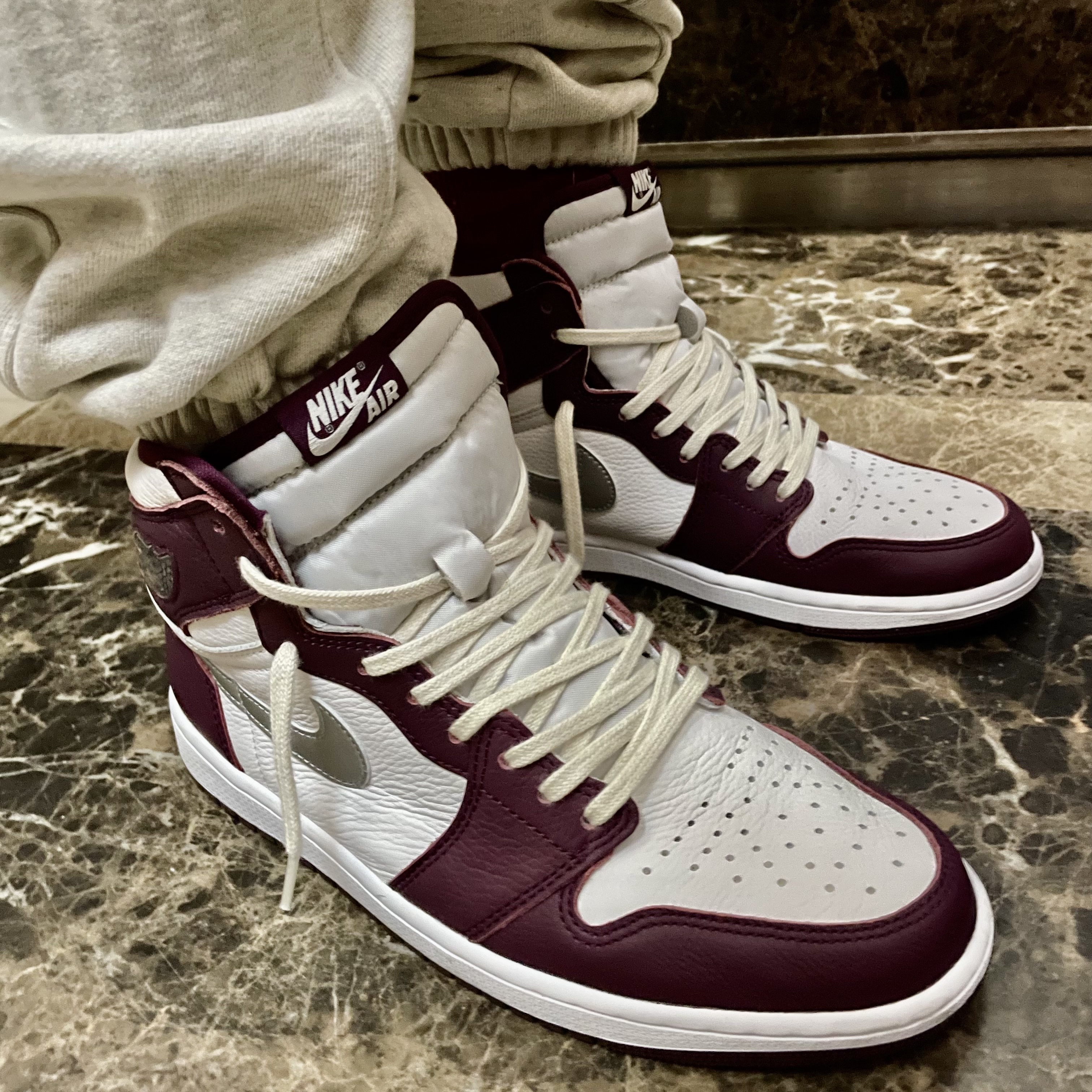 Jordan 1 Retro High OG Bordeaux 착용 스타일 - 3