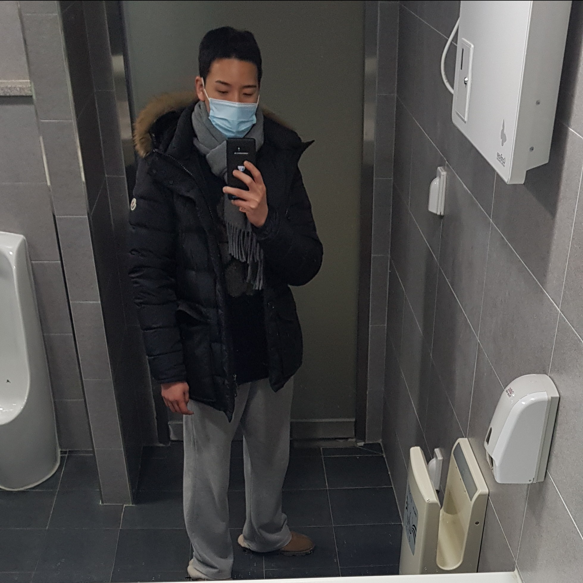 Moncler Cluny Long Down Jacket Black - 21FW, Acne Studios Canada Narrow New Wool Muffler Grey Melange 착용 스타일 - 2