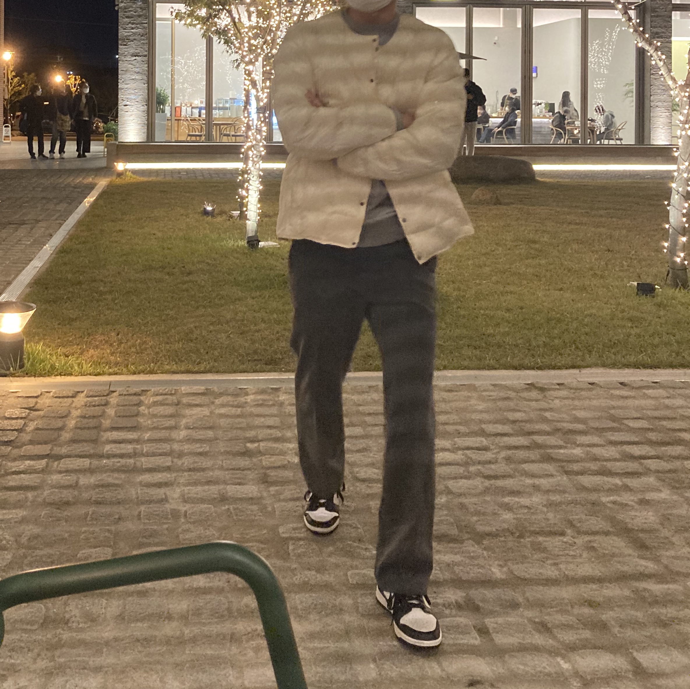(W) Nike Dunk Low Black, Maison Kitsune Fox Head Patch Classic Sweatshirt Grey Melange 착용 스타일