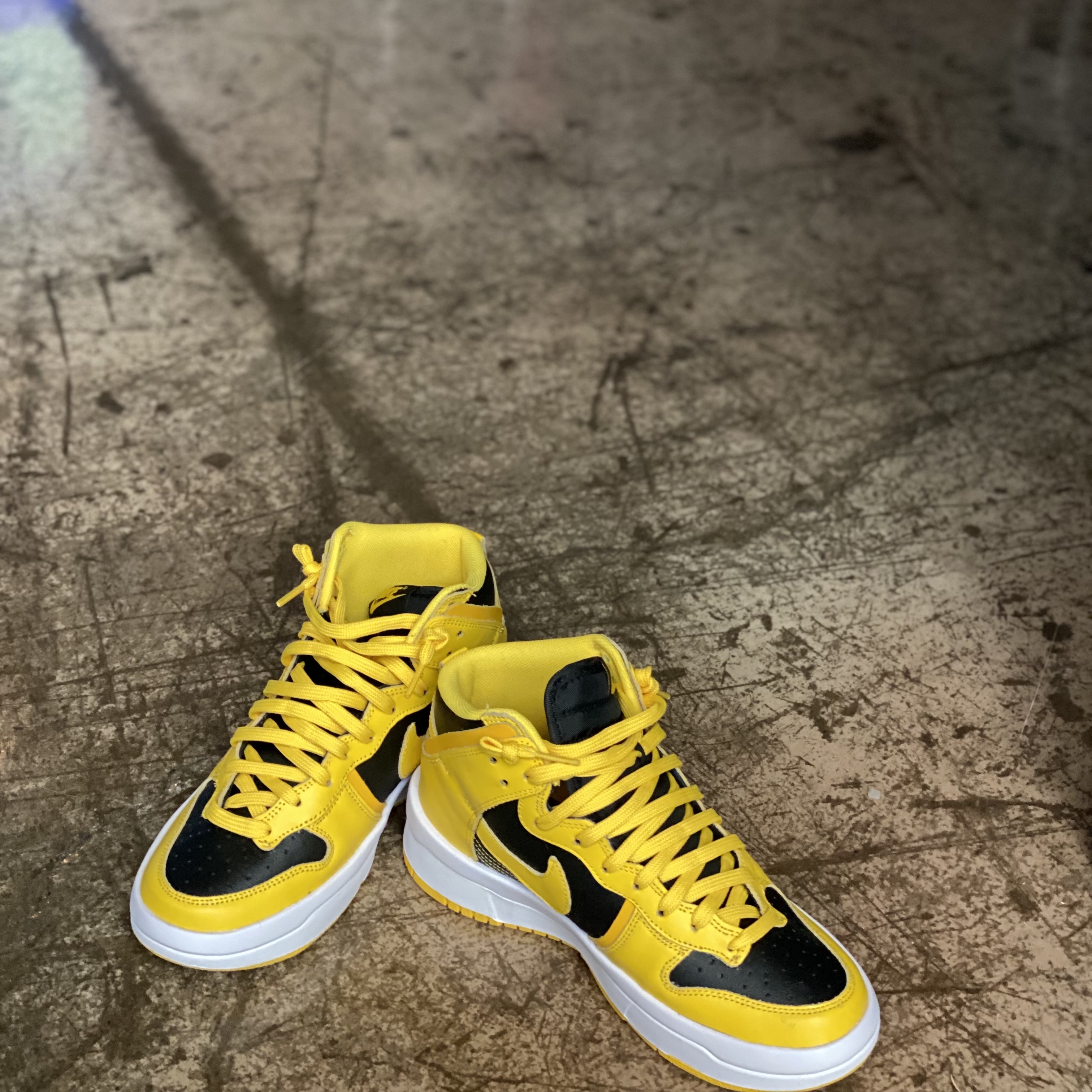 (W) Nike Dunk High Up Black and Varsity Maize 착용 스타일