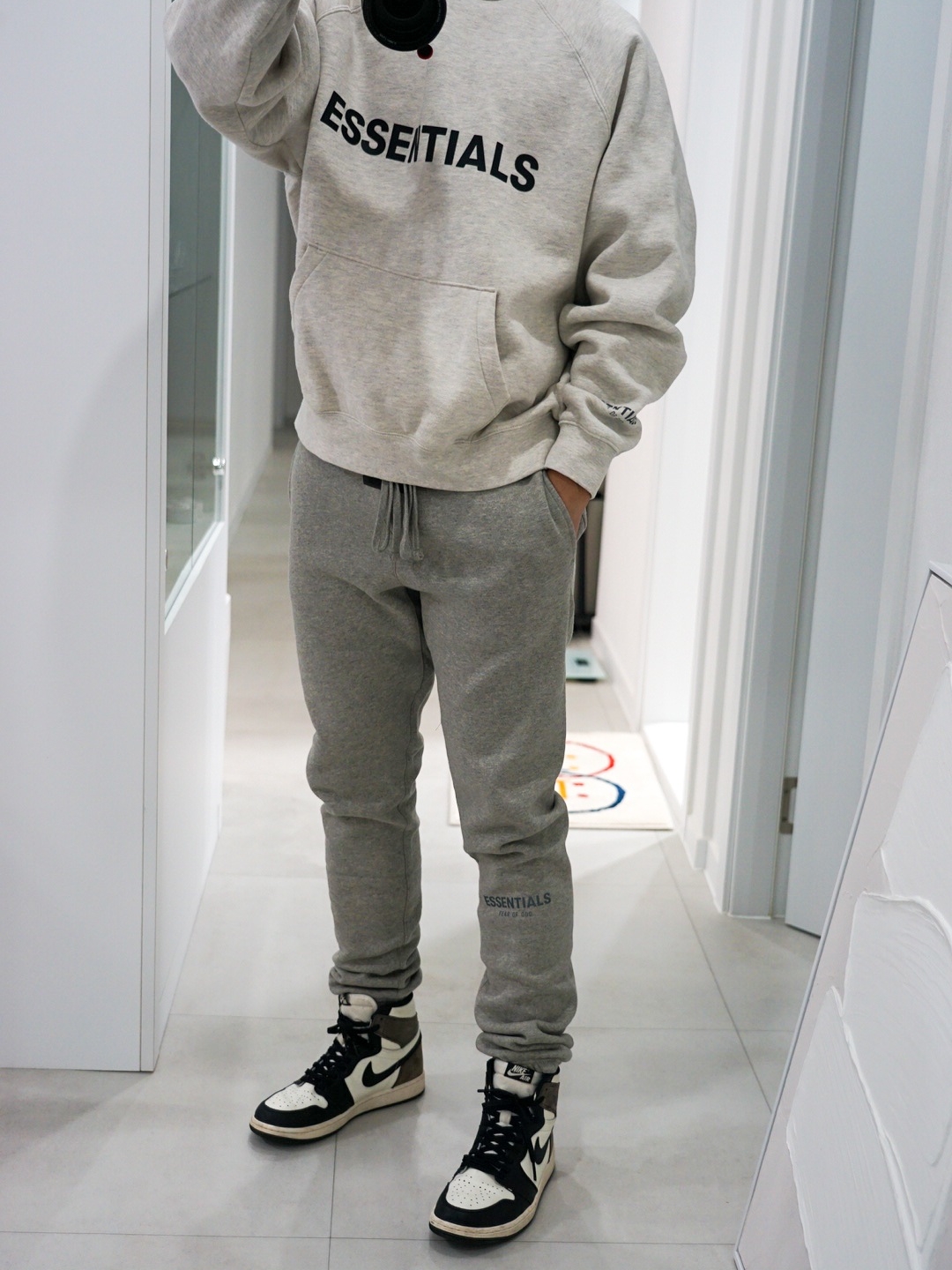 Essentials The Core Collection Sweatpants Heather Oatmeal, Essentials 3D Silicon Applique Pullover Hoodie Oatmeal/Oatmeal Heather/Light Heather Oatmeal 2020 착용 스타일