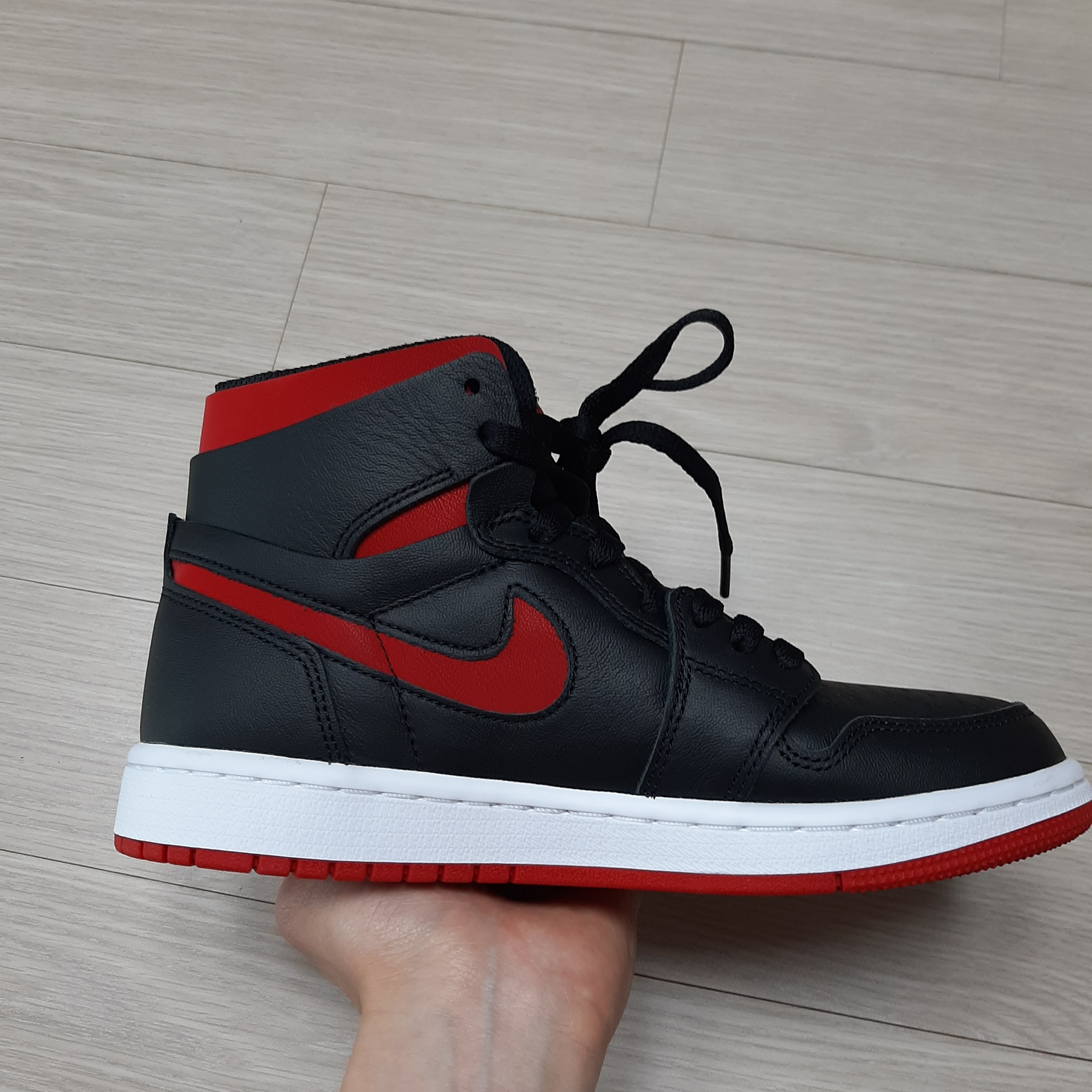 (W) Jordan 1 Zoom Air CMFT Bred 착용 스타일 - 3