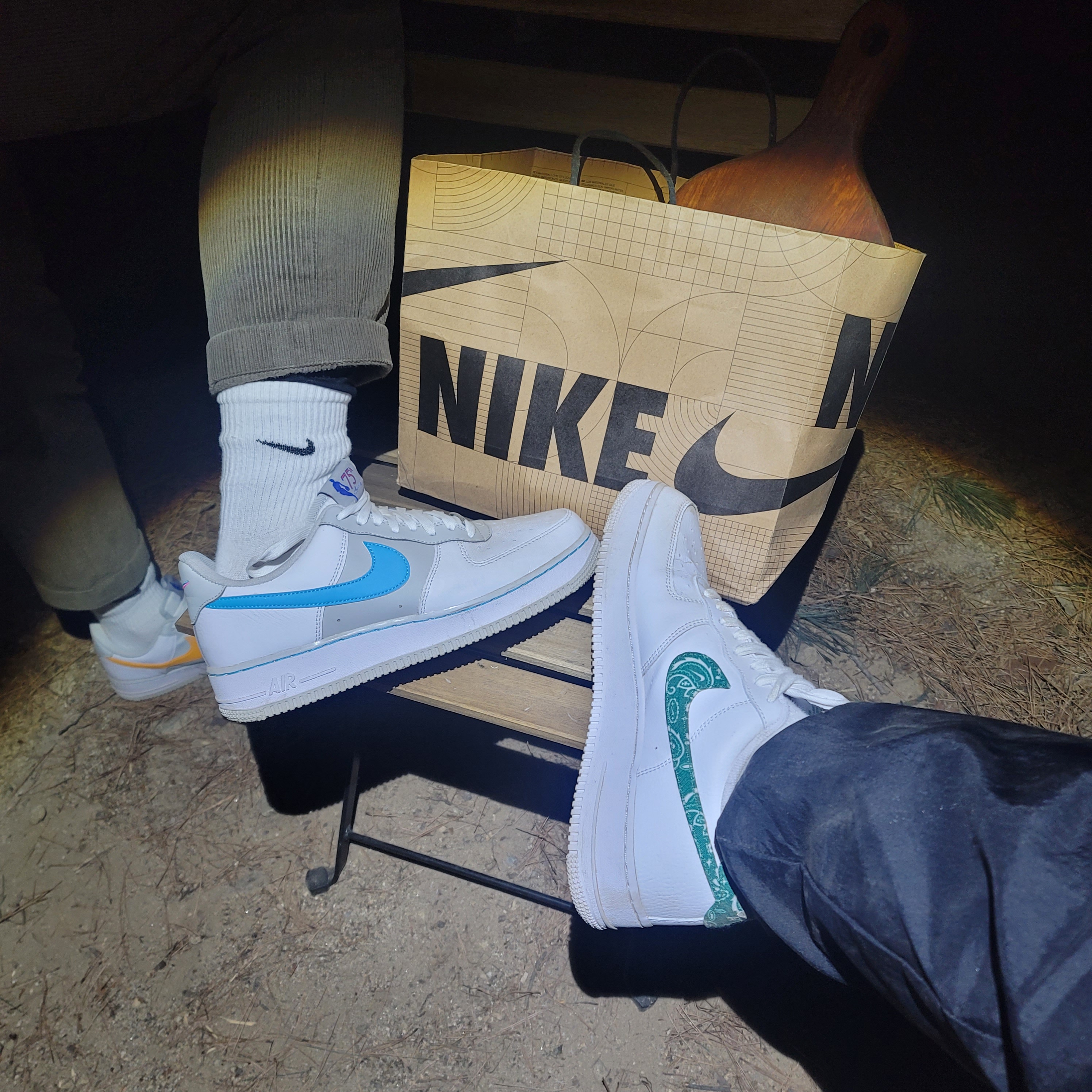 (W) Nike Air Force 1 '07 Essential Paisley Swoosh White Malachite, Nike x NBA Air Force 1 '07 LV8 EMB White Turquoise Blue 착용 스타일 - 1