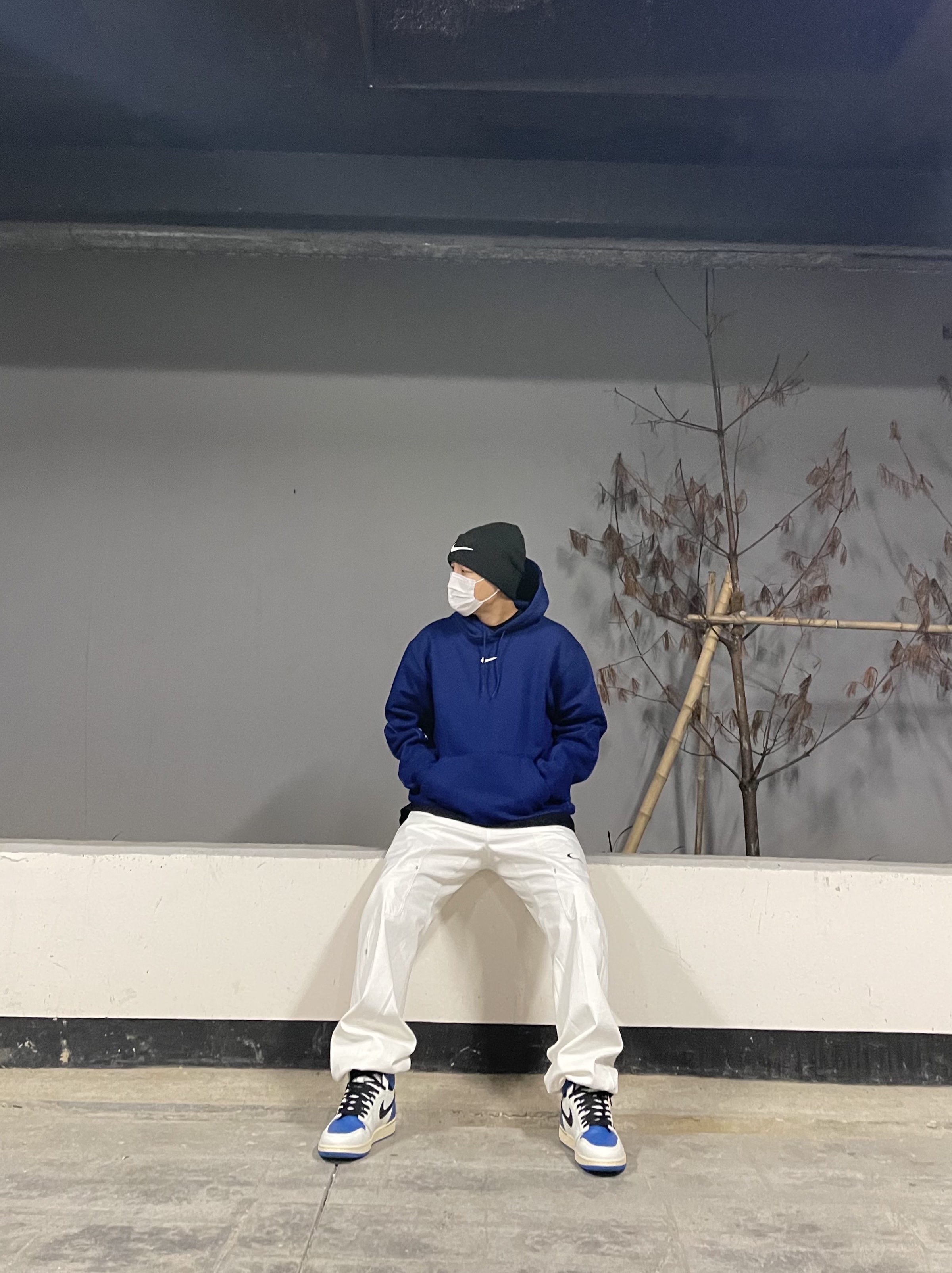 Jordan 1 x Travis Scott x Fragment Retro High OG SP Military Blue, Nike x Off-White NRG Pants White 착용 스타일 - 2