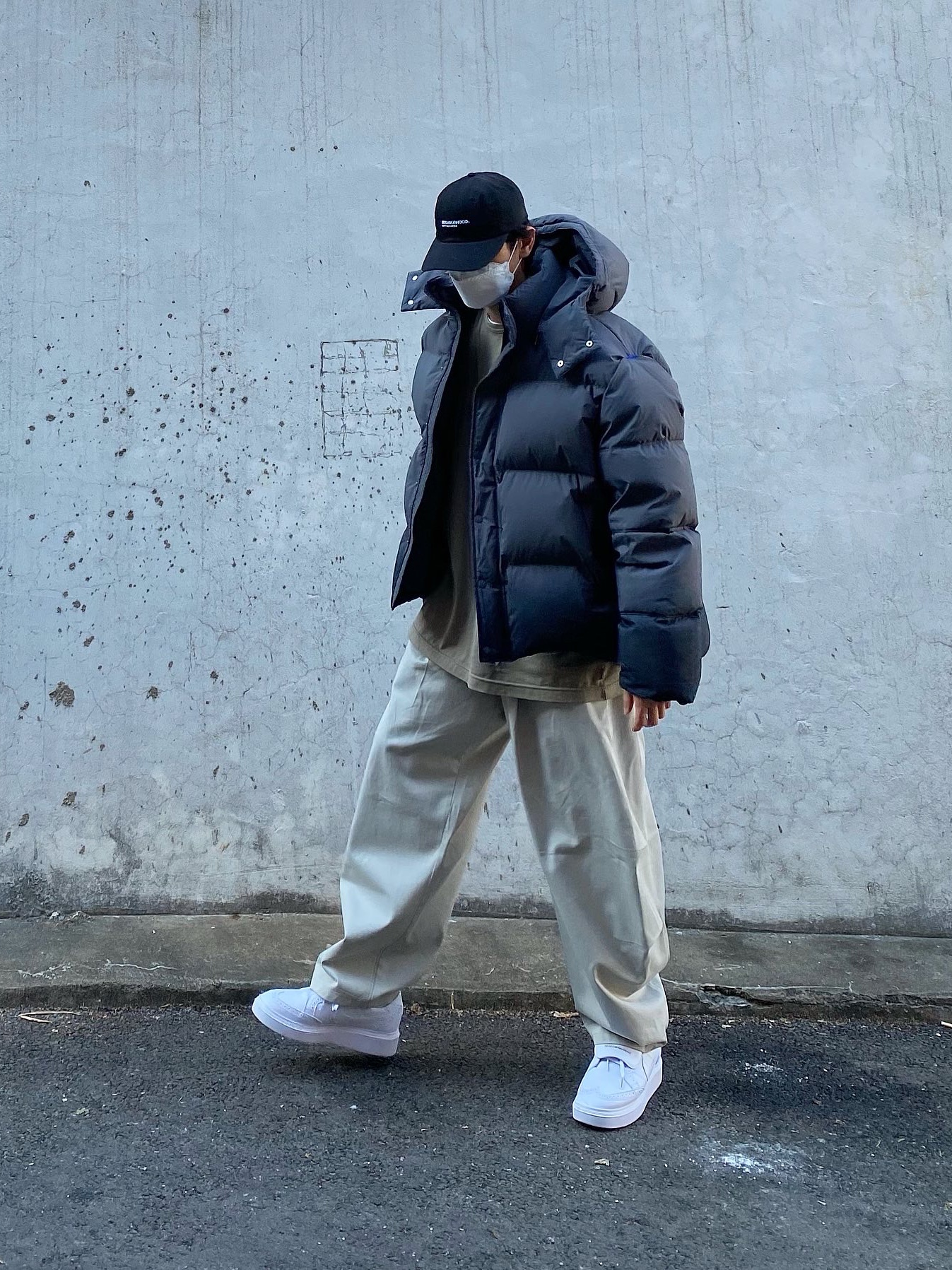 Nike x Peaceminusone Kwondo1 White, Zara x Ader Error Puffer Jacket Grey 착용 스타일 - 4