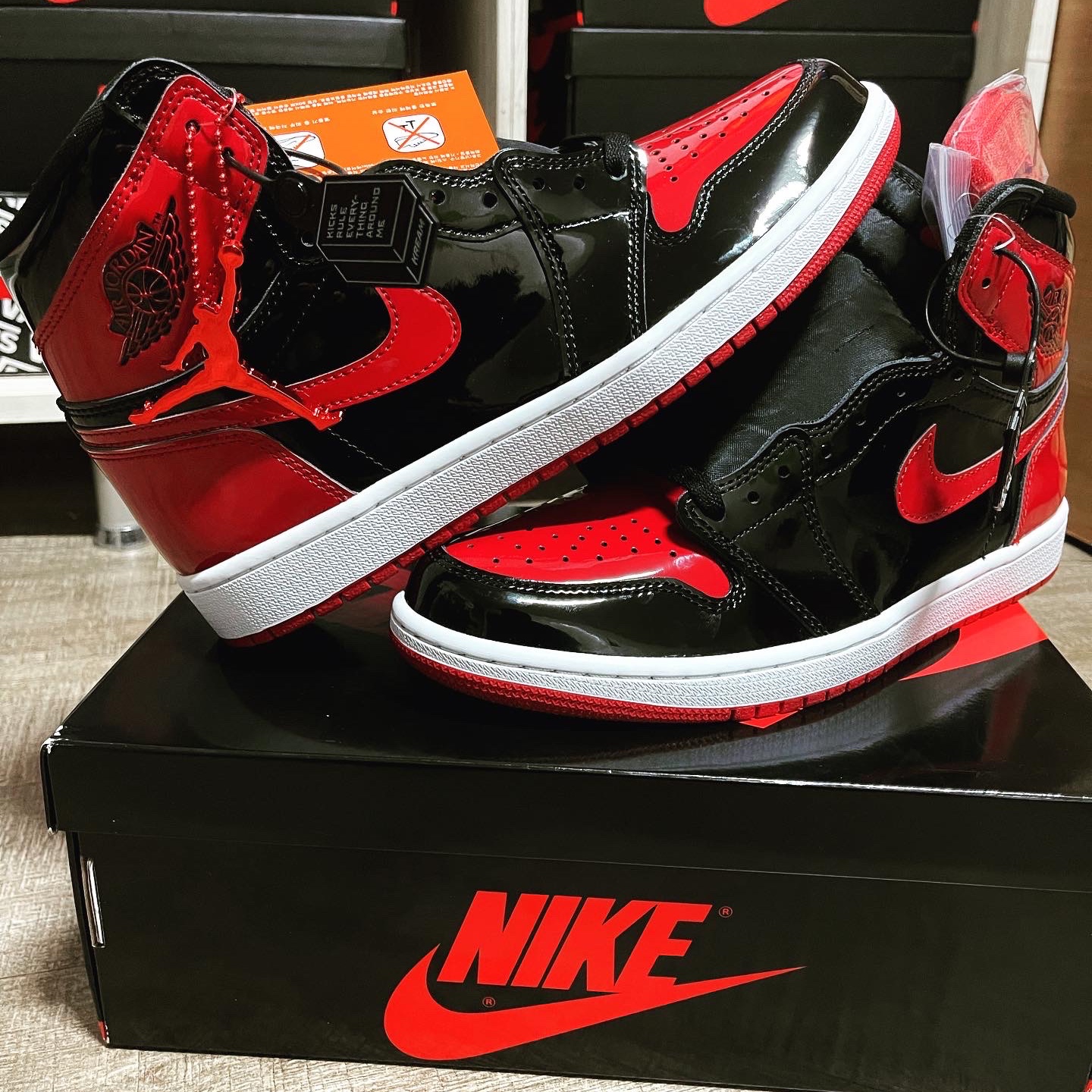 Jordan 1 Retro High OG Patent Bred 착용 스타일 - 2