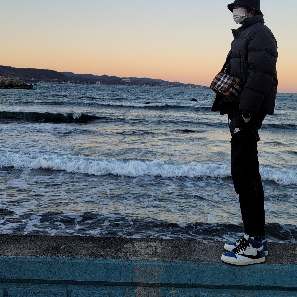 Jordan 1 x Travis Scott x Fragment Retro High OG SP Military Blue 착용 스타일