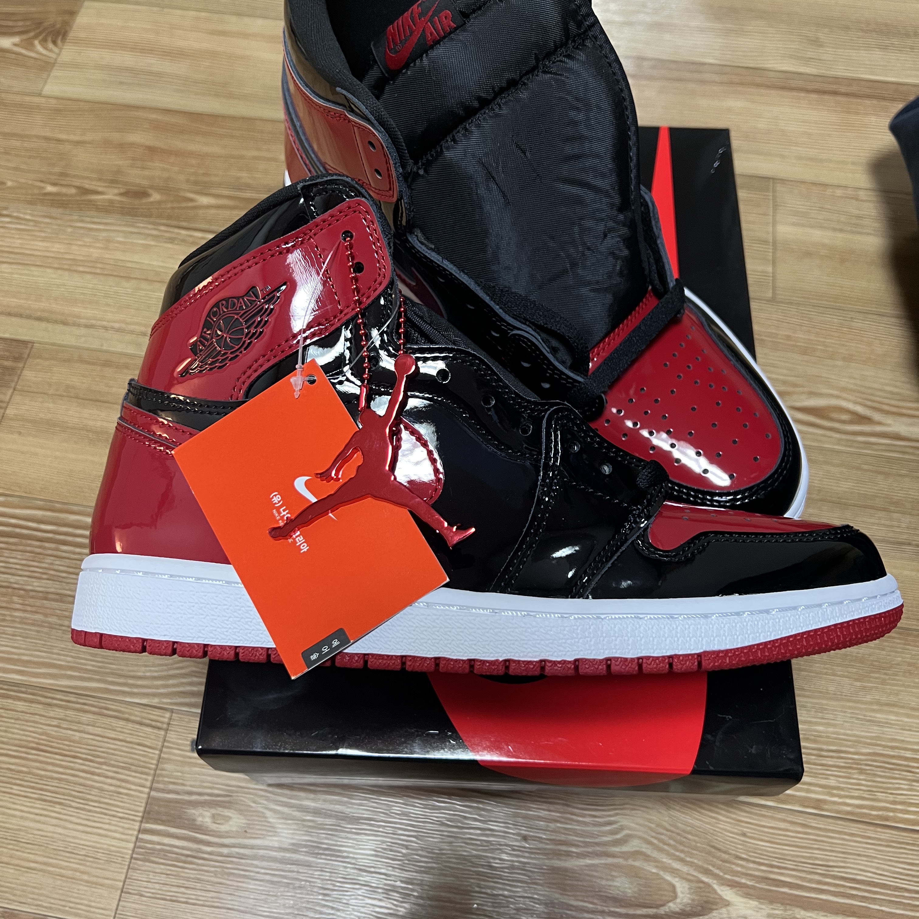 Jordan 1 Retro High OG Patent Bred 착용 스타일