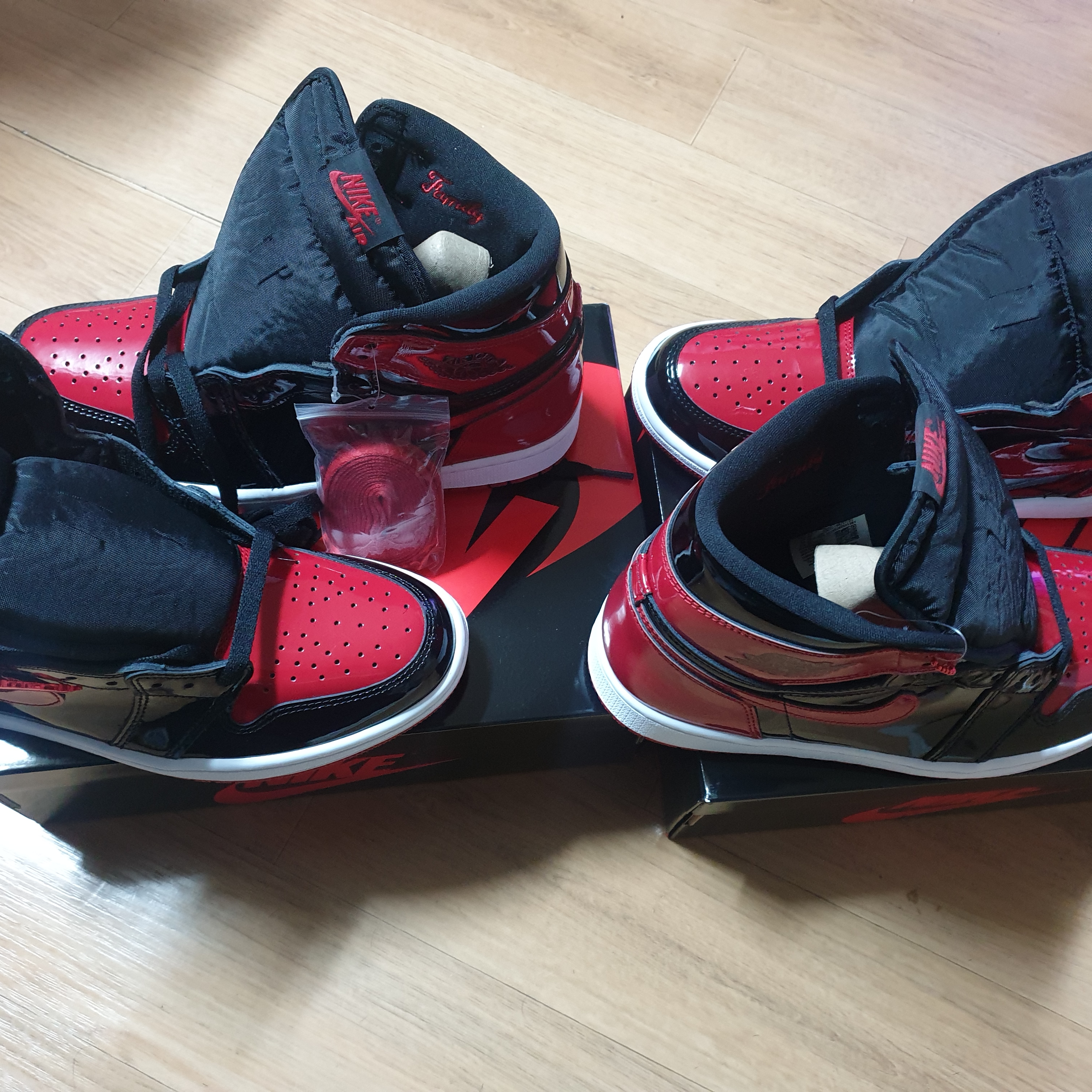 Jordan 1 Retro High OG Patent Bred 착용 스타일 - 2