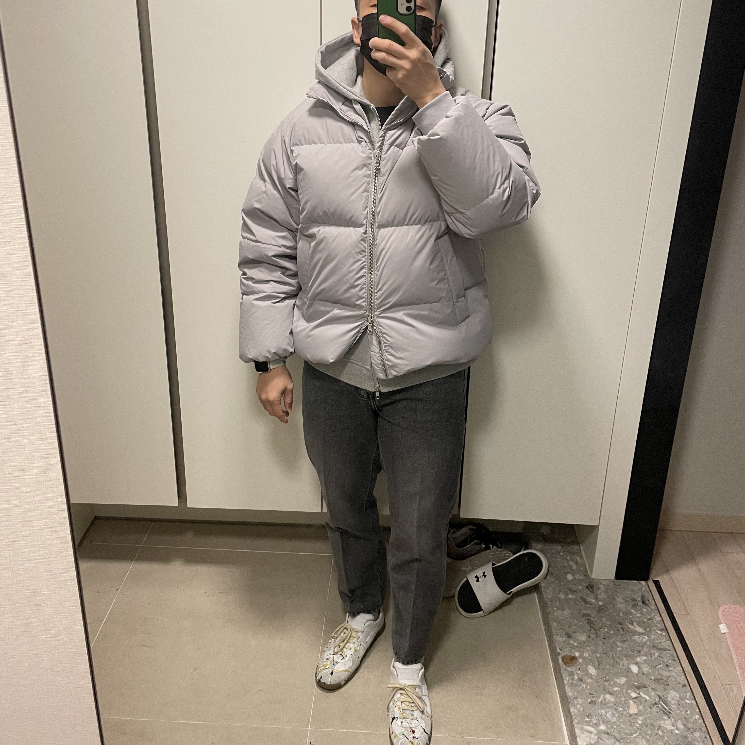 Maison Margiela Replica Paint Drop Sneakers 착용 스타일