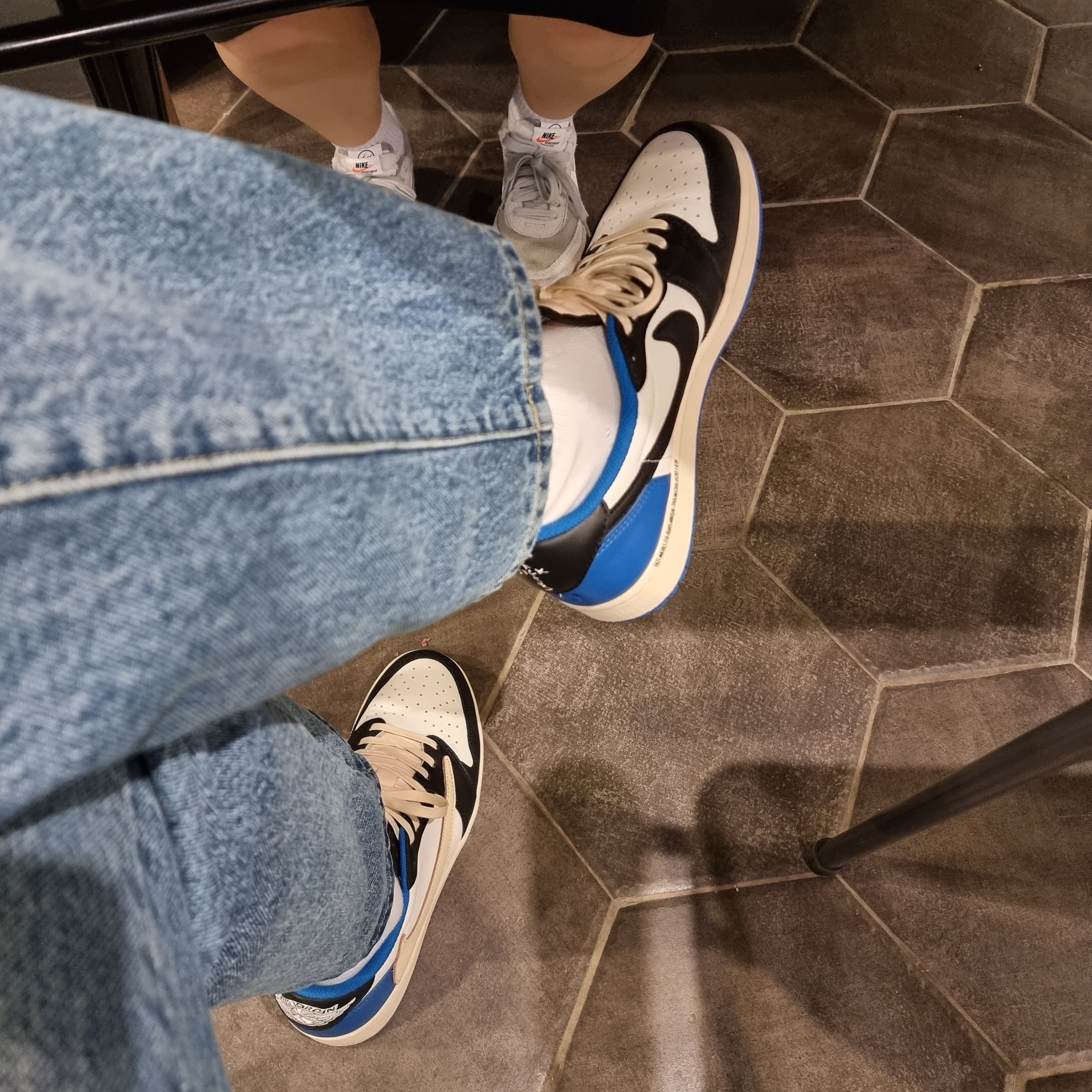 Jordan 1 x Travis Scott x Fragment Retro Low OG SP Military Blue 착용 스타일