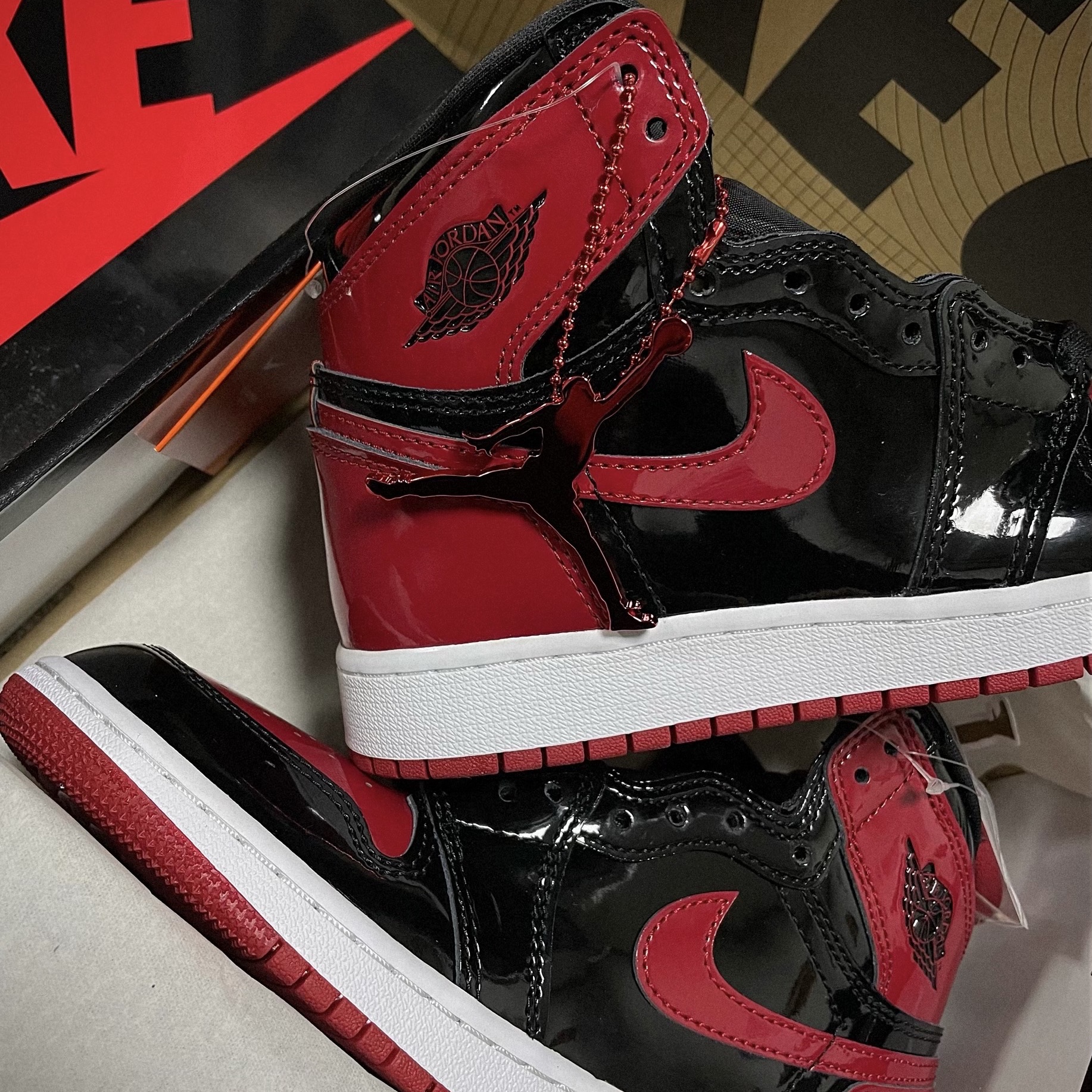 Jordan 1 Retro High OG Patent Bred, (GS) Jordan 1 Retro High OG Patent Bred 착용 스타일 - 1