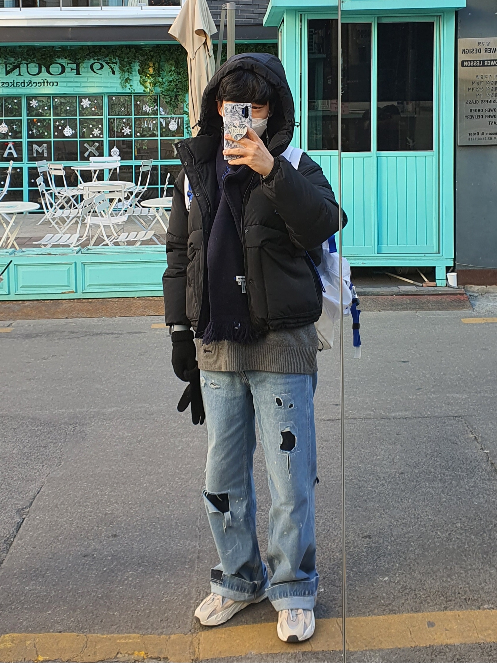 Zara x Ader Error Patchwork Jeans Blue, Adidas Yeezy Boost 700 V2 Cream 착용 스타일
