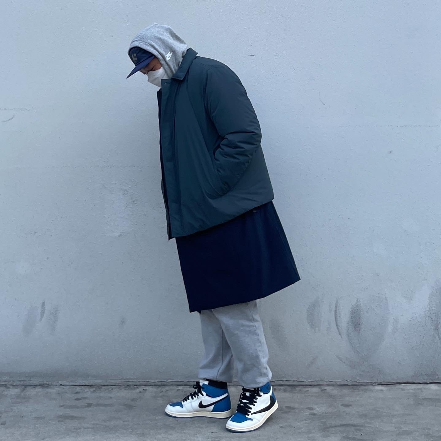 Jordan 1 x Travis Scott x Fragment Retro High OG SP Military Blue 착용 스타일