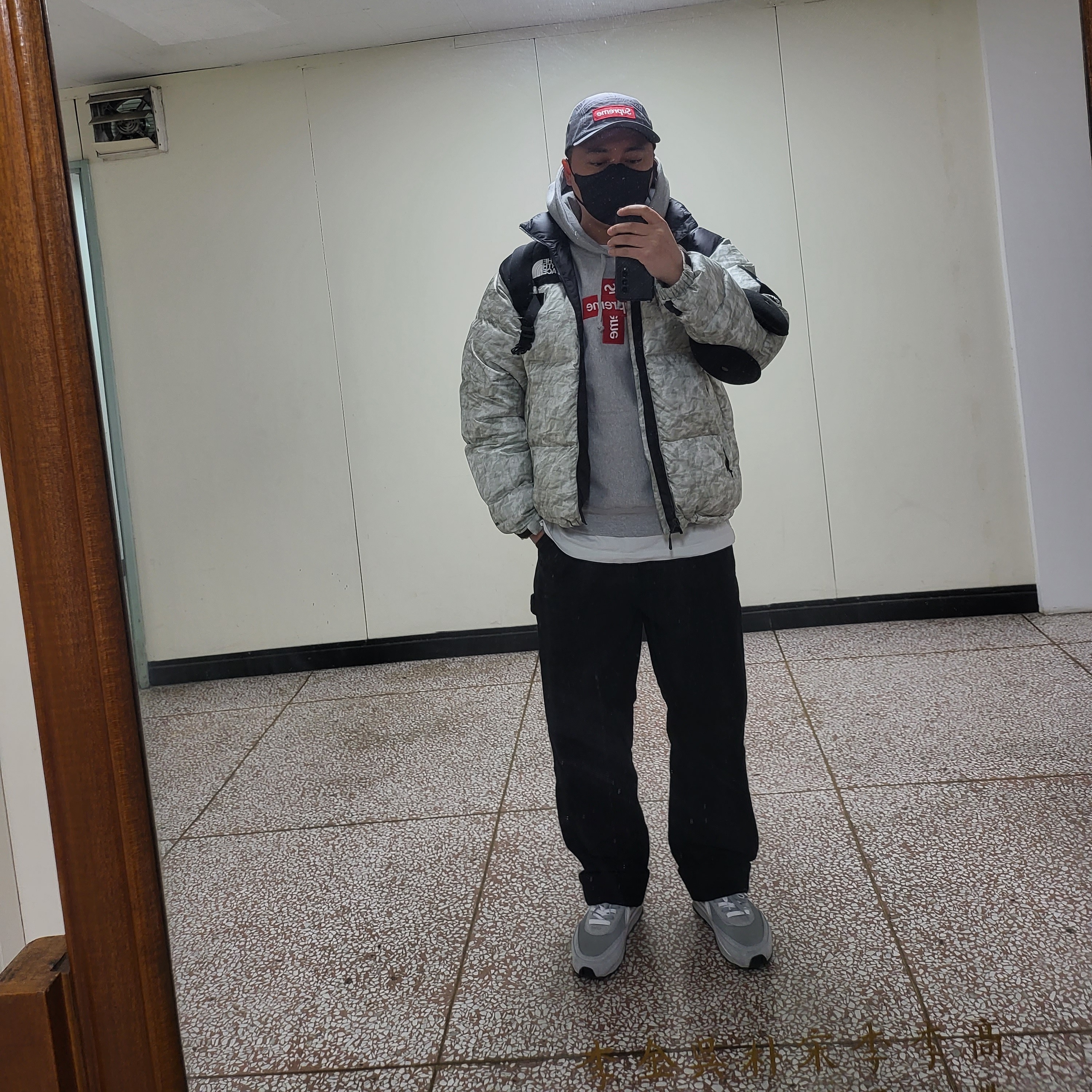Supreme Military Camp Cap Grey - 21SS, Supreme Cross Box Logo Hooded Sweatshirt Heather Grey - 20FW 착용 스타일