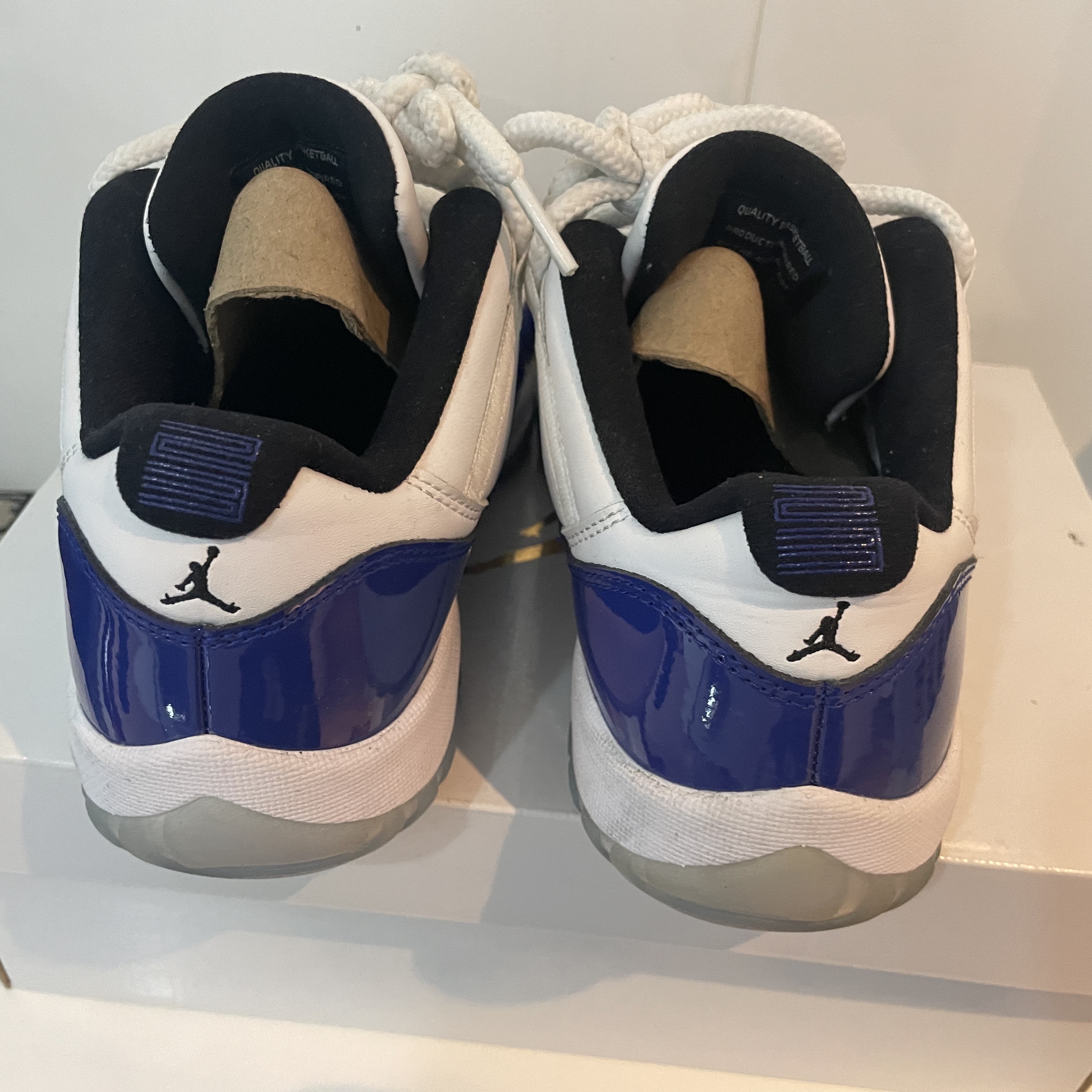 (W) Jordan 11 Retro Low Concord Sketch 착용 스타일 - 3