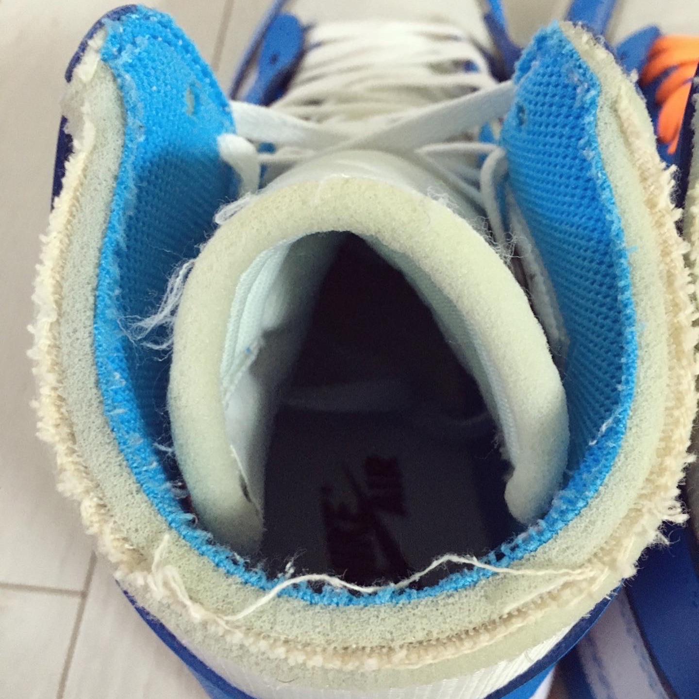 Jordan 1 x Off-White Retro High University Blue 착용 스타일 - 2