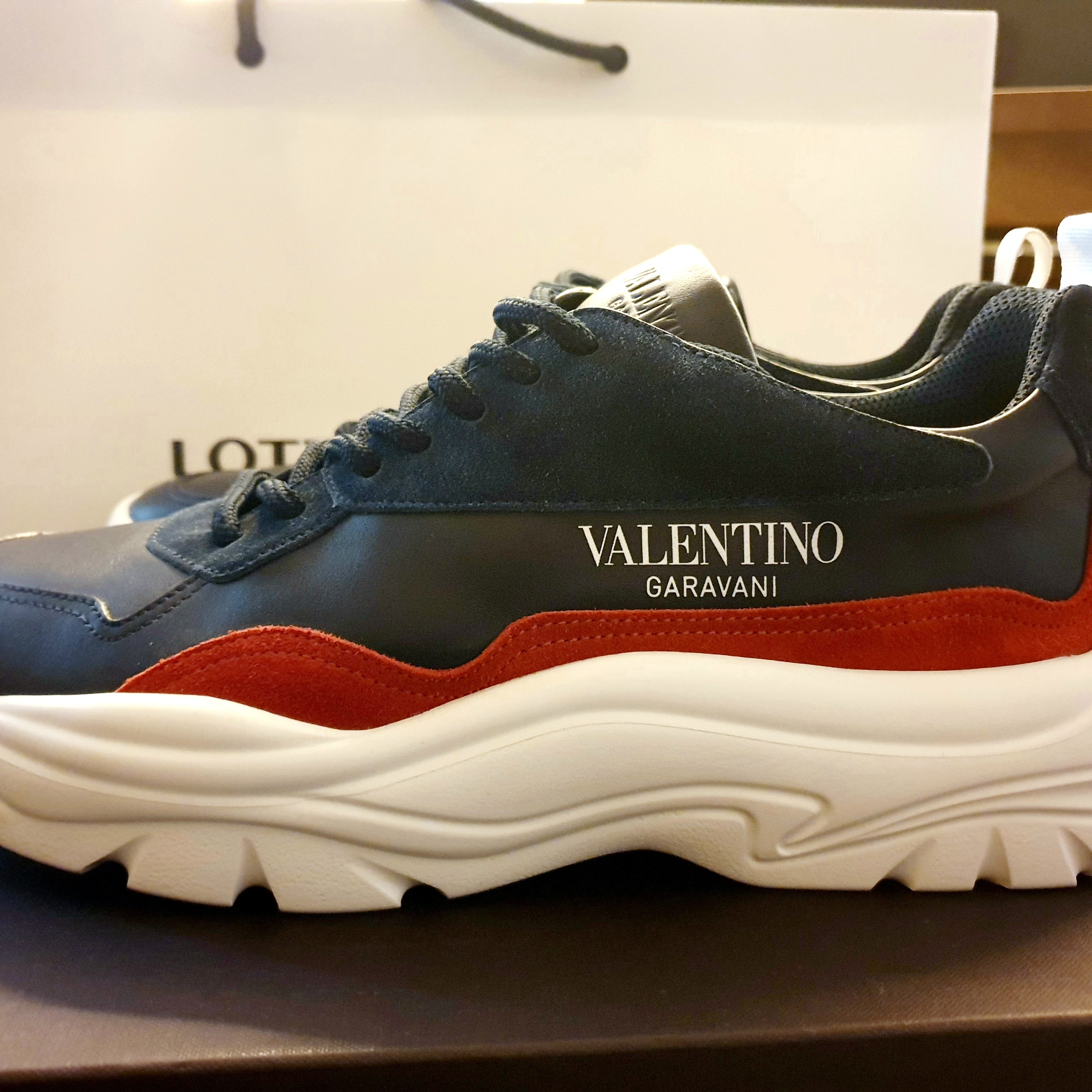 Valentino Gumboy Calfskin Sneakers Blue Red, (W) Nike x Undercover Daybreak University Red 착용 스타일 - 3