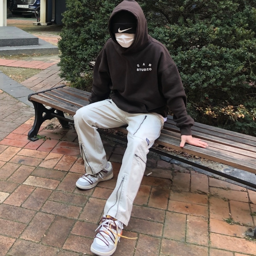 Nike x Off-White Dunk Low The 50 - Lot 46, IAB Studio Hoodie Brown 착용 스타일
