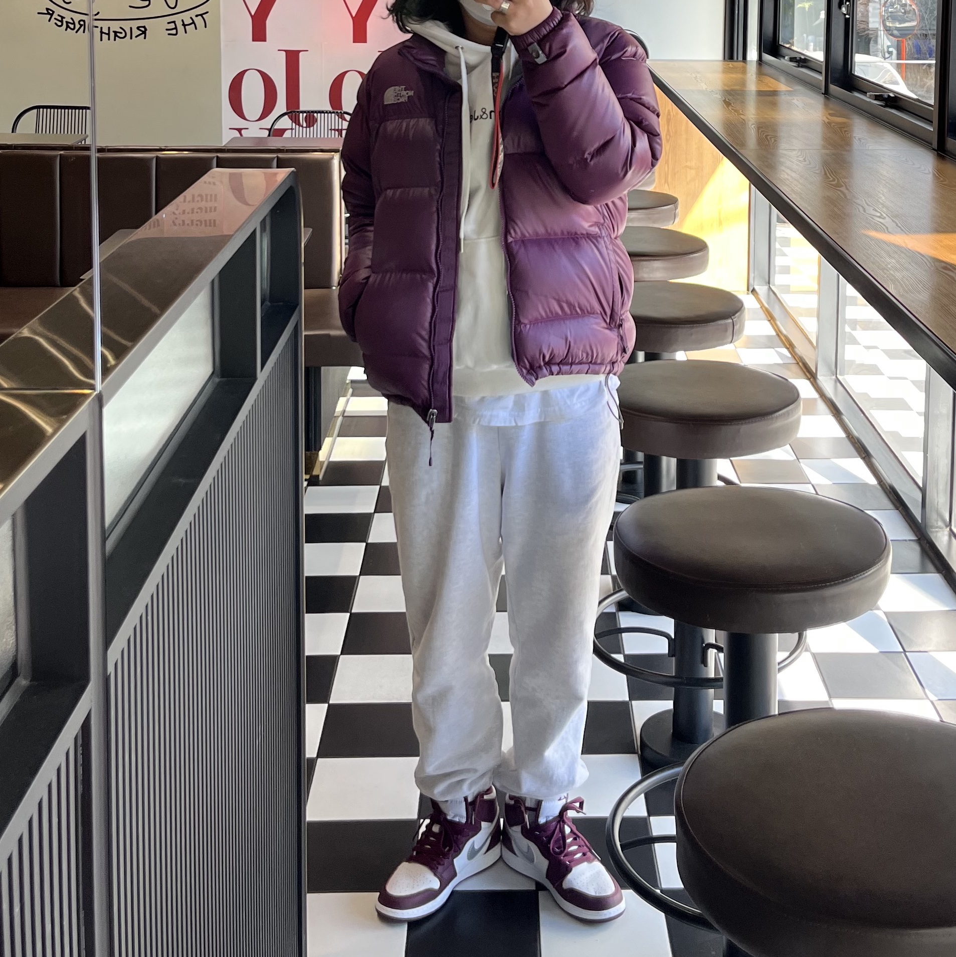 (GS) Jordan 1 Retro High OG Bordeaux 착용 스타일 - 1