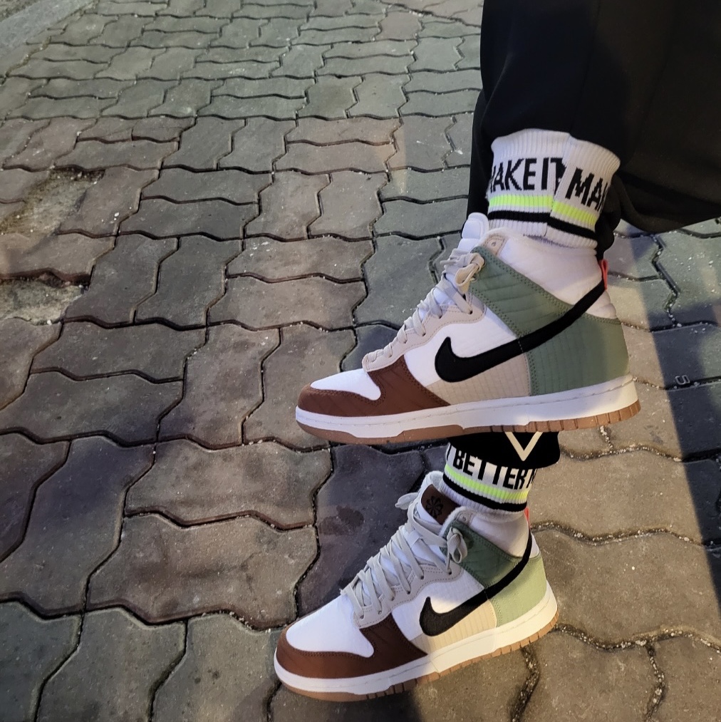 (W) Nike Dunk High Next Nature Summit White 착용 스타일 - 2