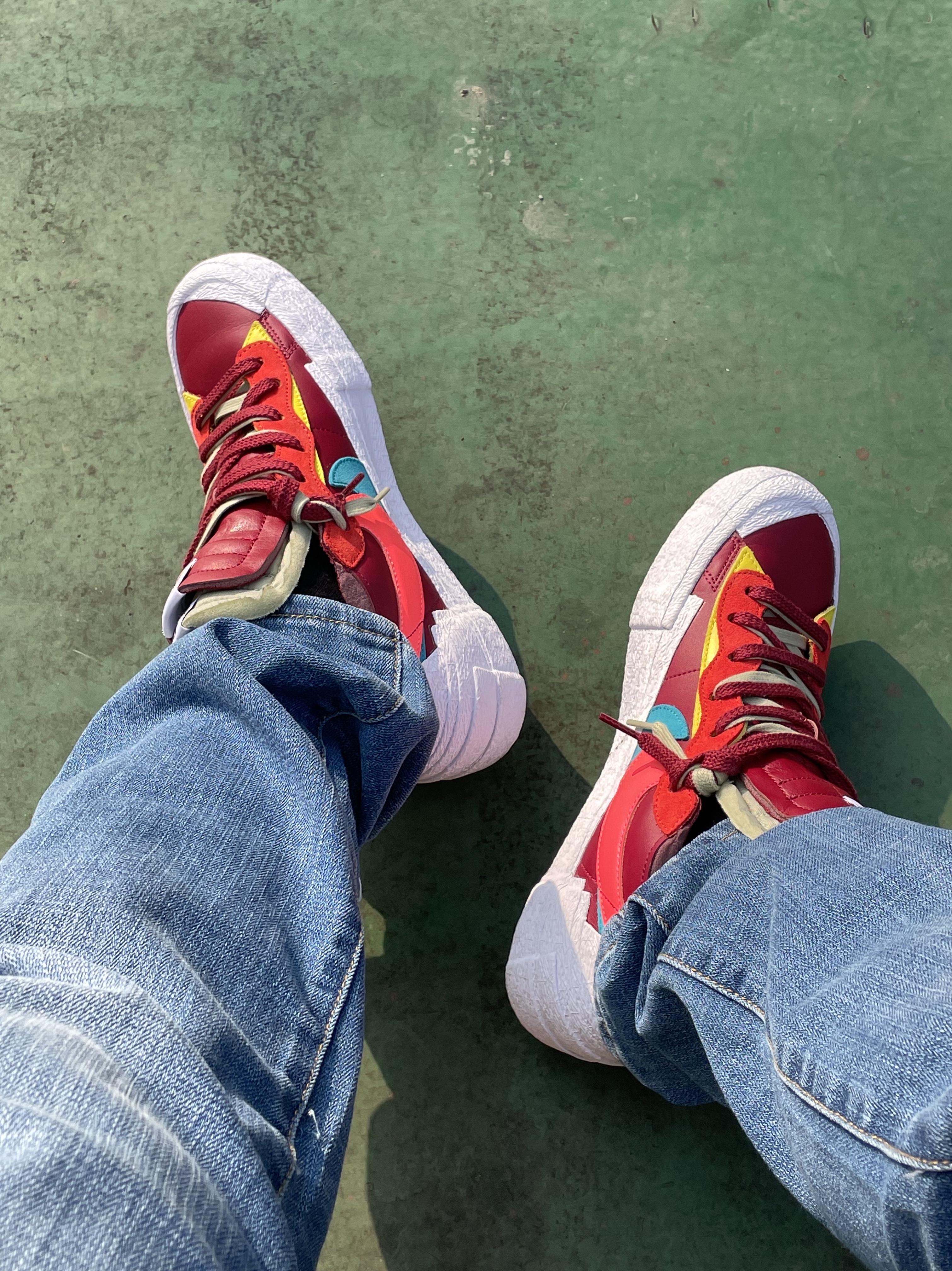 Nike x Sacai x Kaws Blazer Low Team Red 착용 스타일 - 2