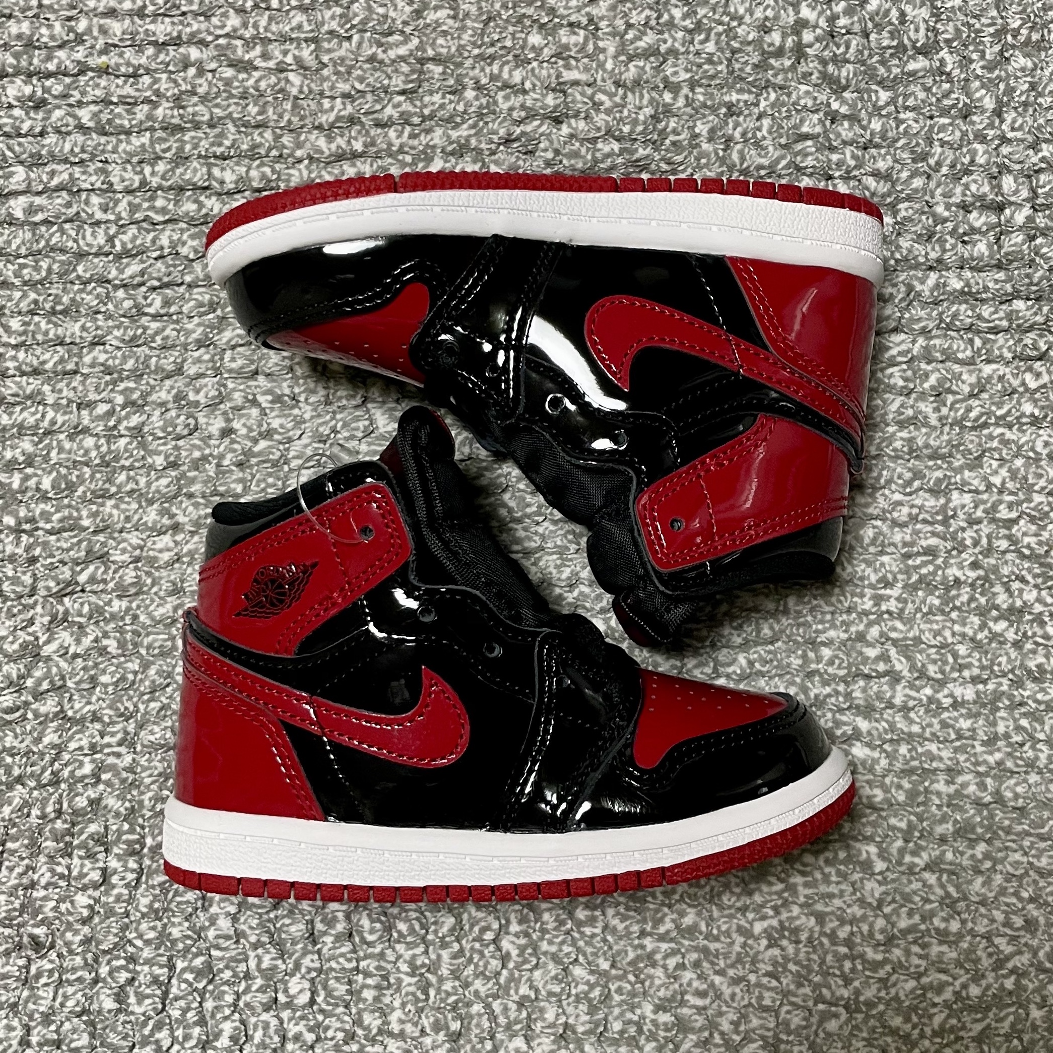 Jordan 1 Retro High OG Patent Bred, (TD) Jordan 1 Retro High OG Patent Bred 착용 스타일 - 3