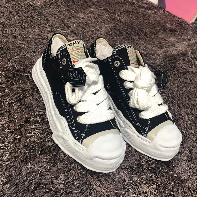 Maison Mihara Yasuhiro Hank OG Sole Canvas Low-top Sneakers Black 착용 스타일 - 2